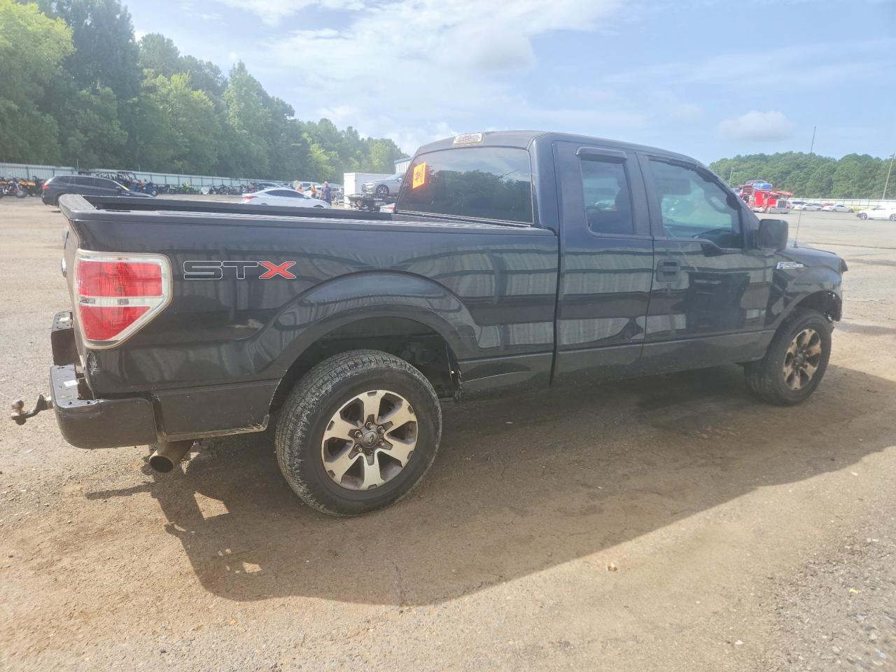 2013 Ford F150 Super Cab Black vin: 1FTFX1CF8DFA28451
