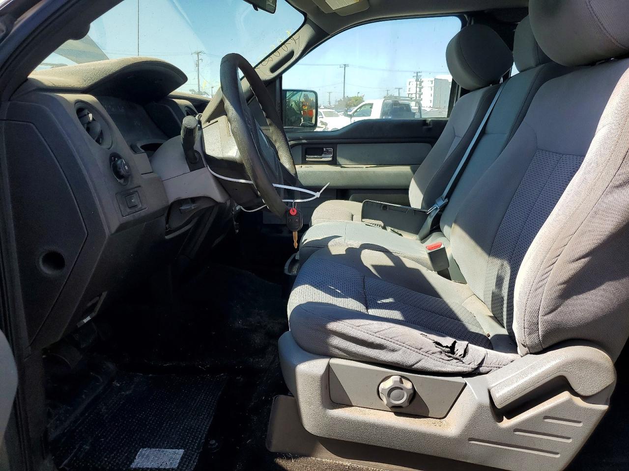 2013 Ford F150 Super Cab Silver vin: 1FTFX1CF8DFD34131