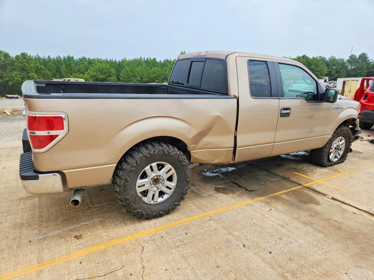 2013 Ford F150 Super Cab Gold vin: 1FTFX1CF8DKG04742
