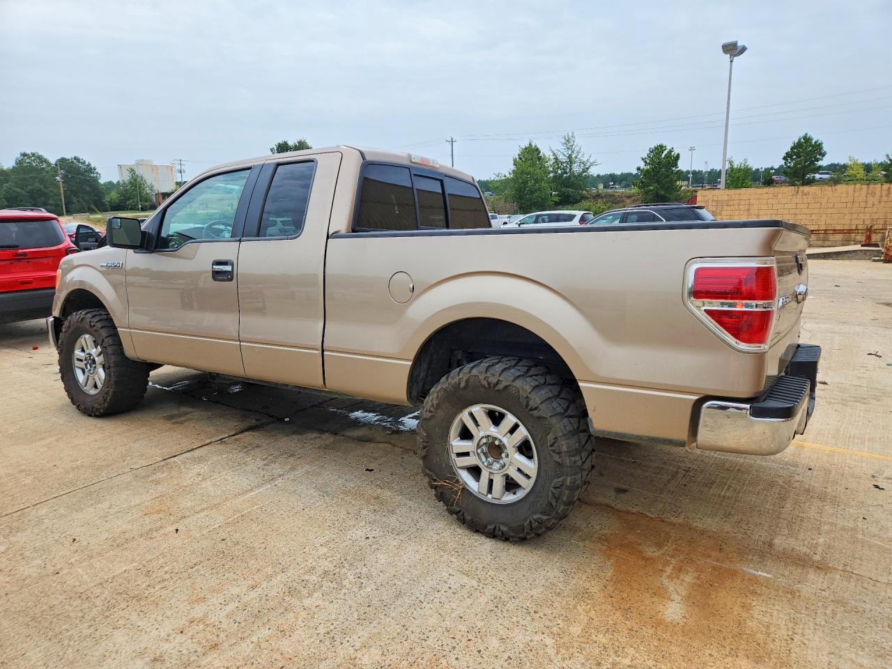 2013 Ford F150 Super Cab Gold vin: 1FTFX1CF8DKG04742