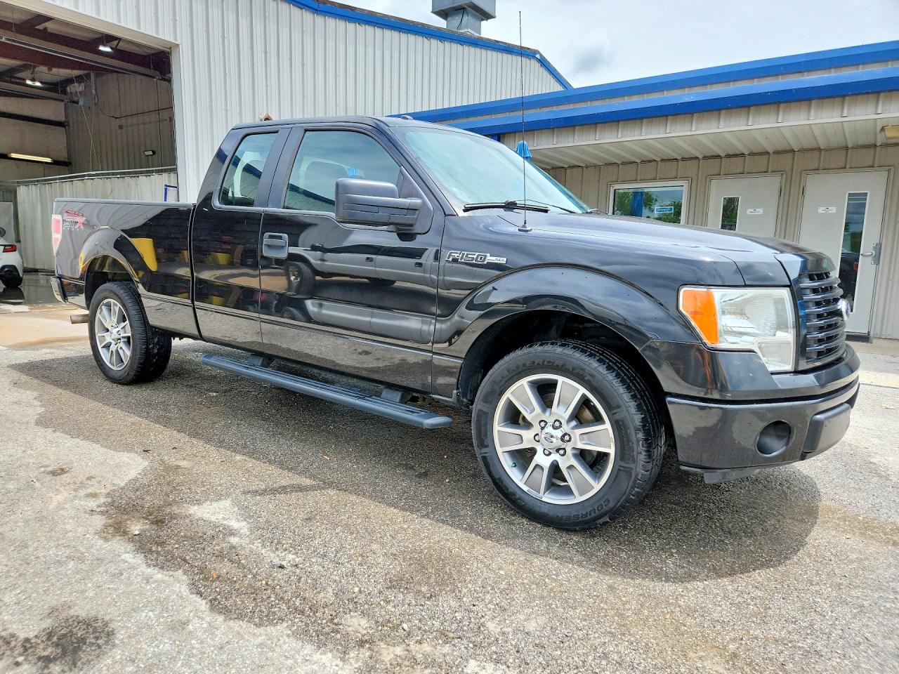 2014 Ford F150 Super Cab Black vin: 1FTFX1CF8EKE42421