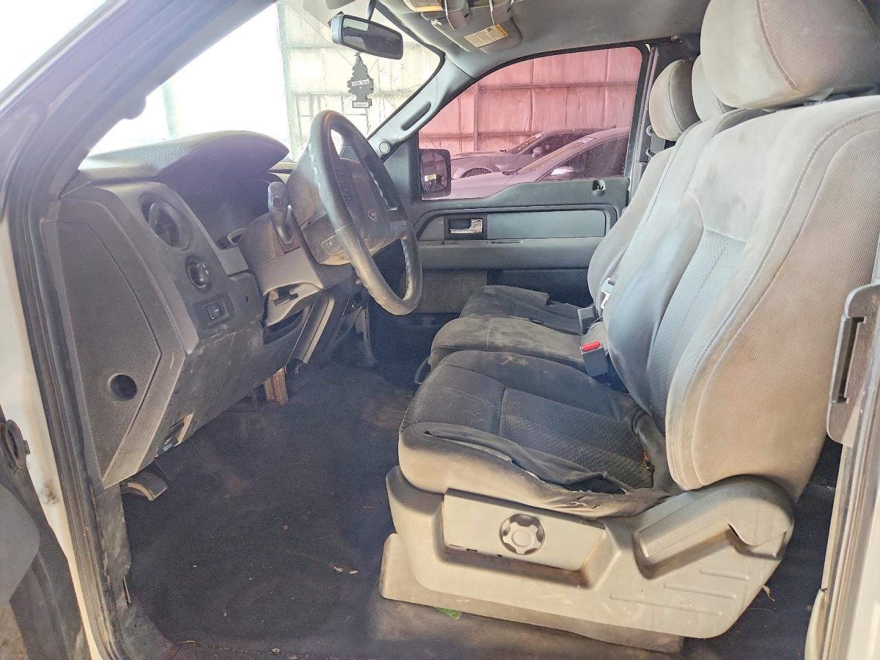 2014 Ford F150 Super Cab White vin: 1FTFX1CF8EKG33806
