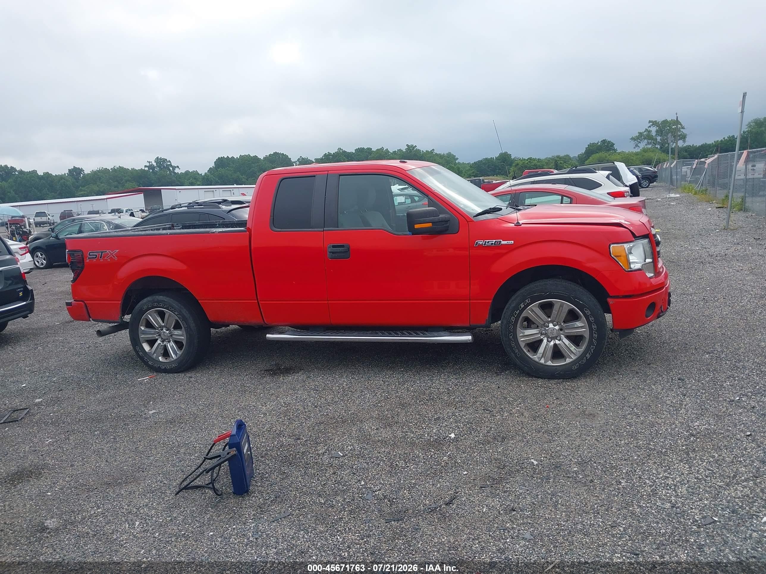 2014 Ford F-150 Stx Red vin: 1FTFX1CF9EFB57817