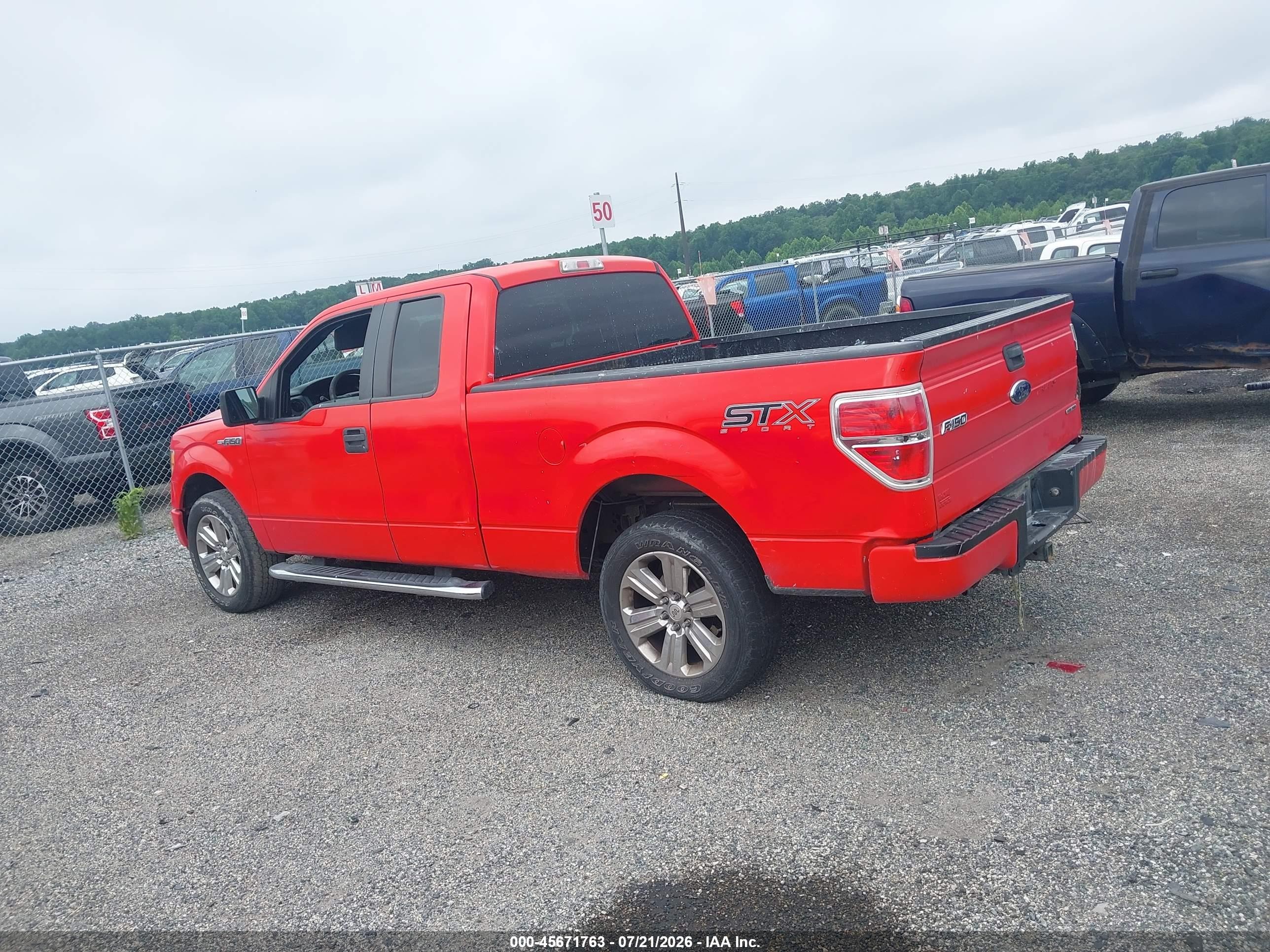 2014 Ford F-150 Stx Red vin: 1FTFX1CF9EFB57817