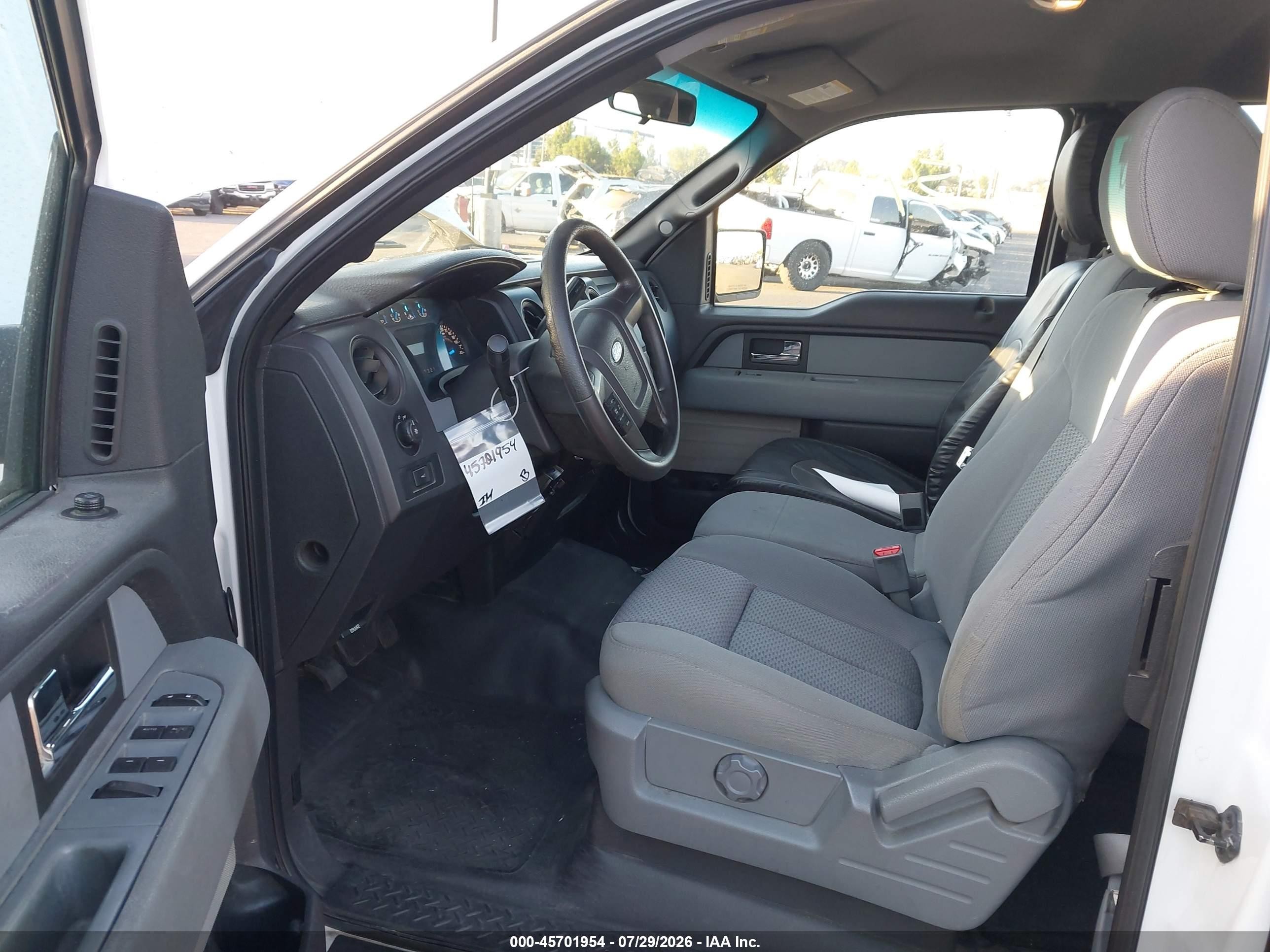 2013 Ford F-150 Xl White vin: 1FTFX1CFXDFB54195
