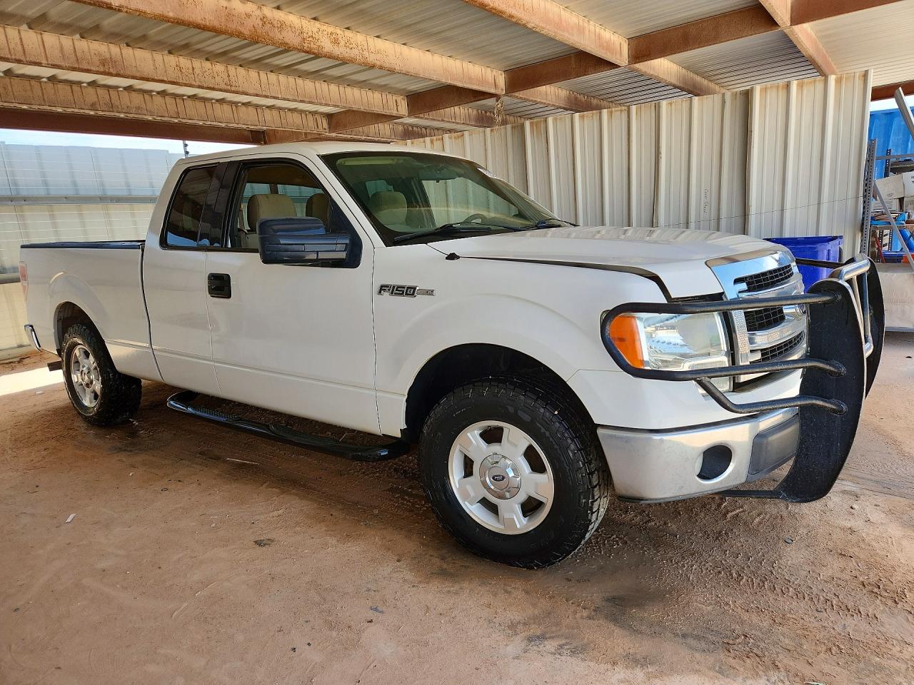 2014 Ford F150 Super Cab White vin: 1FTFX1CFXEFC51706