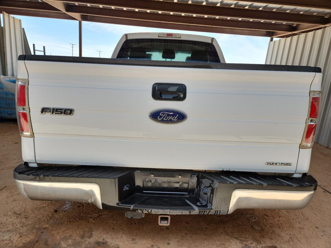 2014 Ford F150 Super Cab White vin: 1FTFX1CFXEFC51706 Damage: Rear Metal Bumper Chrome, Dent(S) W/No Paint Dmg, 1/2 To 1 Inch