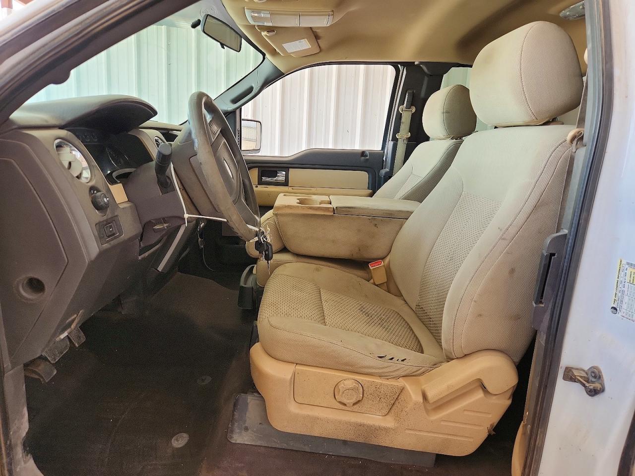 2014 Ford F150 Super Cab White vin: 1FTFX1CFXEFC51706