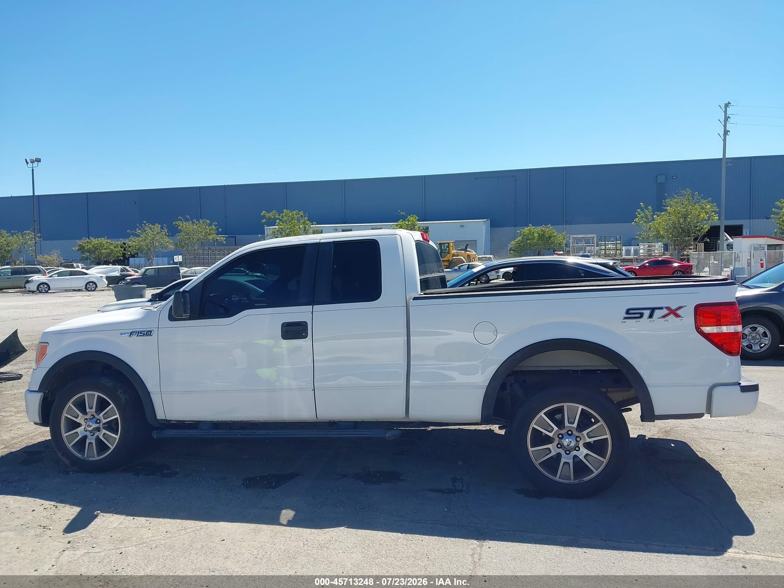 2014 Ford F-150 Stx White vin: 1FTFX1CFXEKE32991