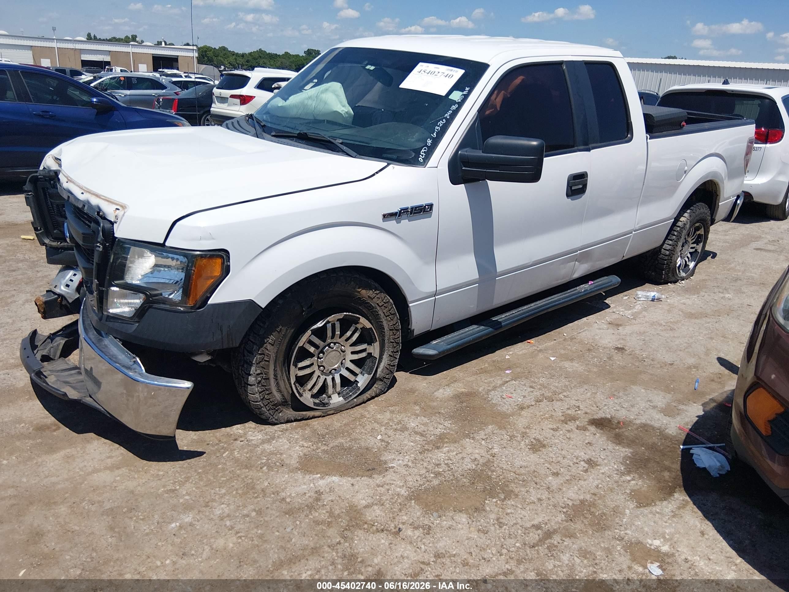 2014 Ford F-150   White vin: 1FTFX1CFXEKF57022