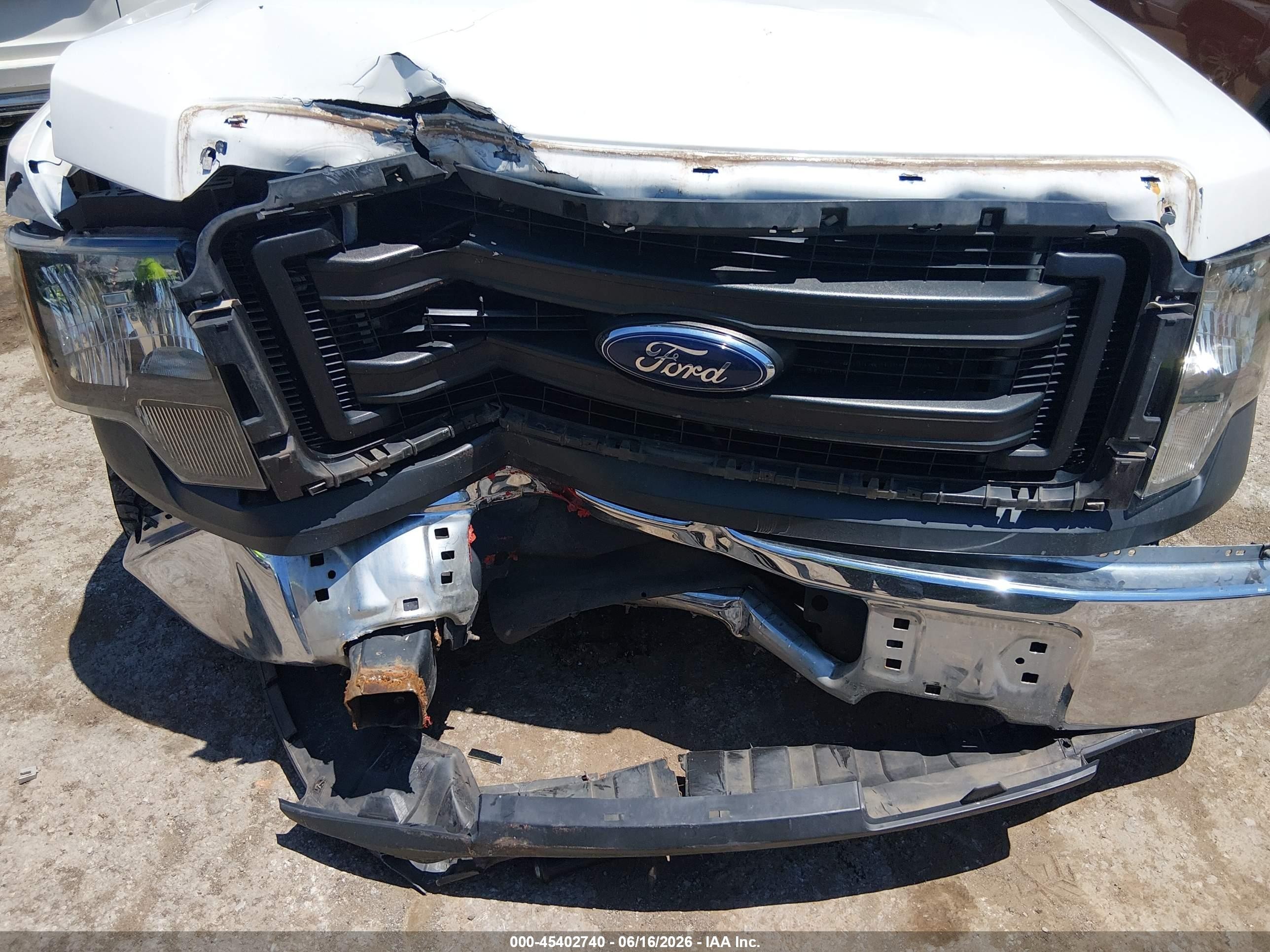 2014 Ford F-150   White vin: 1FTFX1CFXEKF57022
