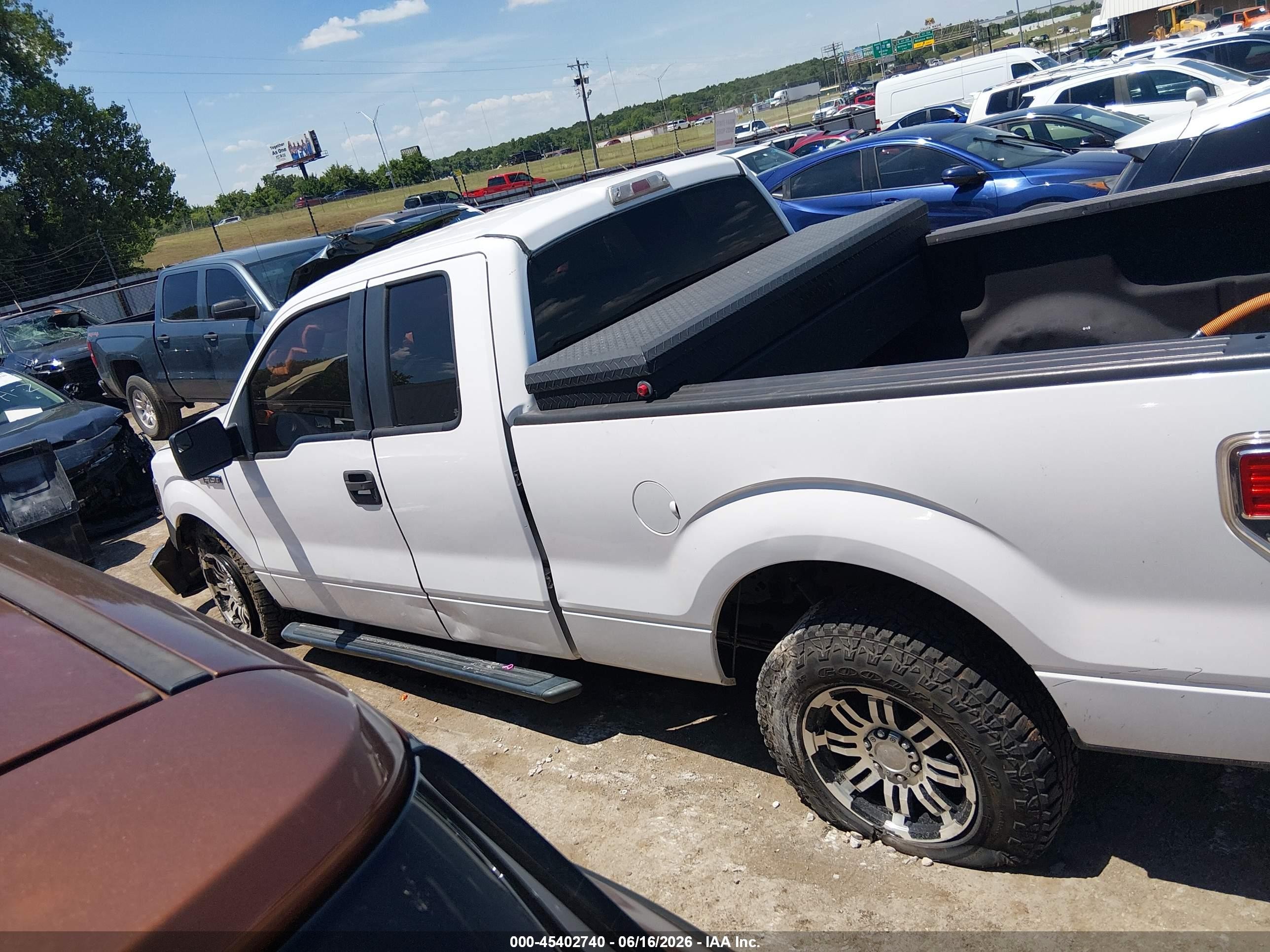2014 Ford F-150   White vin: 1FTFX1CFXEKF57022