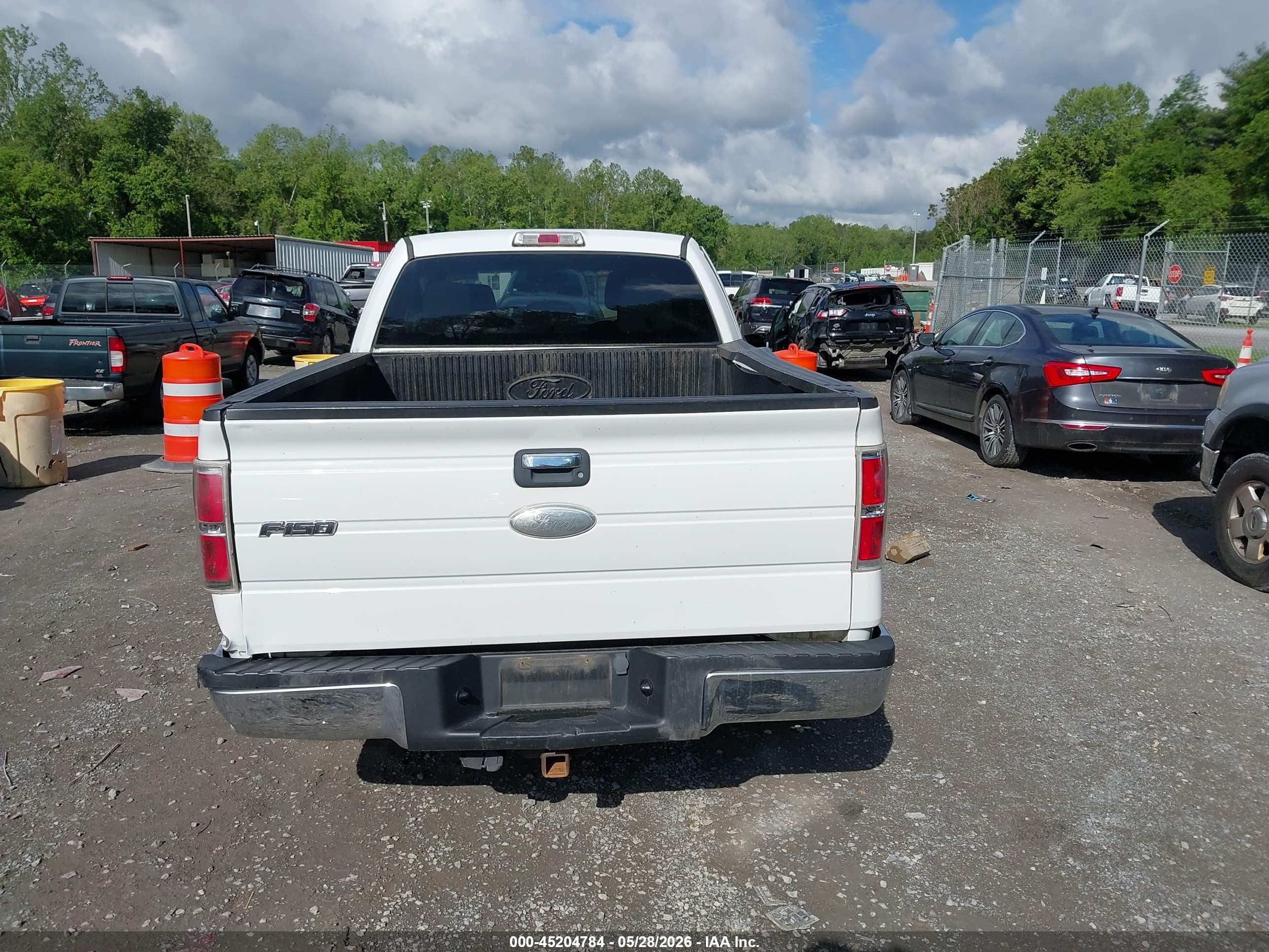 2011 Ford F-150 Xlt White vin: 1FTFX1CT0BFB28434