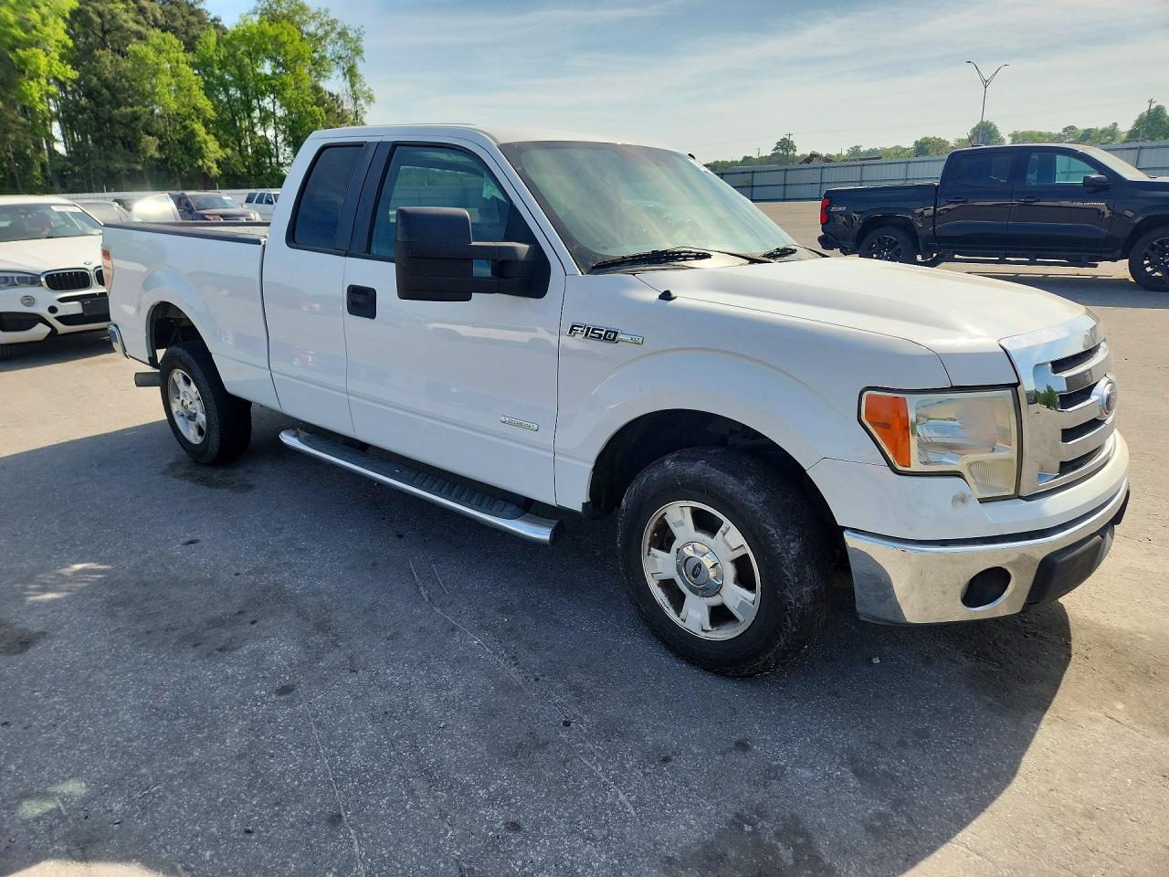 2011 Ford F150 Super Cab White vin: 1FTFX1CT0BFC59346