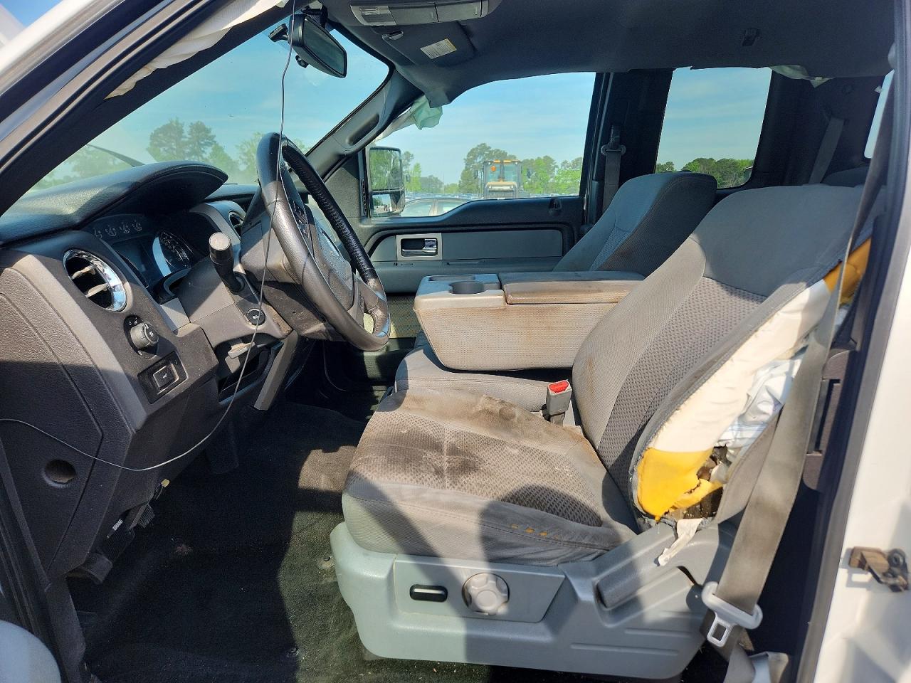 2011 Ford F150 Super Cab White vin: 1FTFX1CT0BFC59346