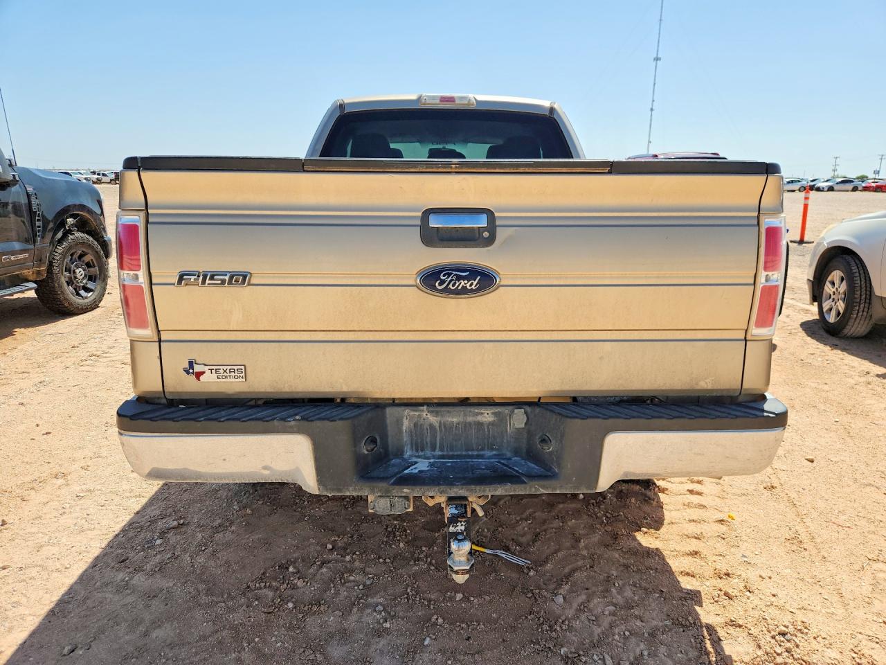 2012 Ford F150 Super Cab Gold vin: 1FTFX1CT0CFB72497