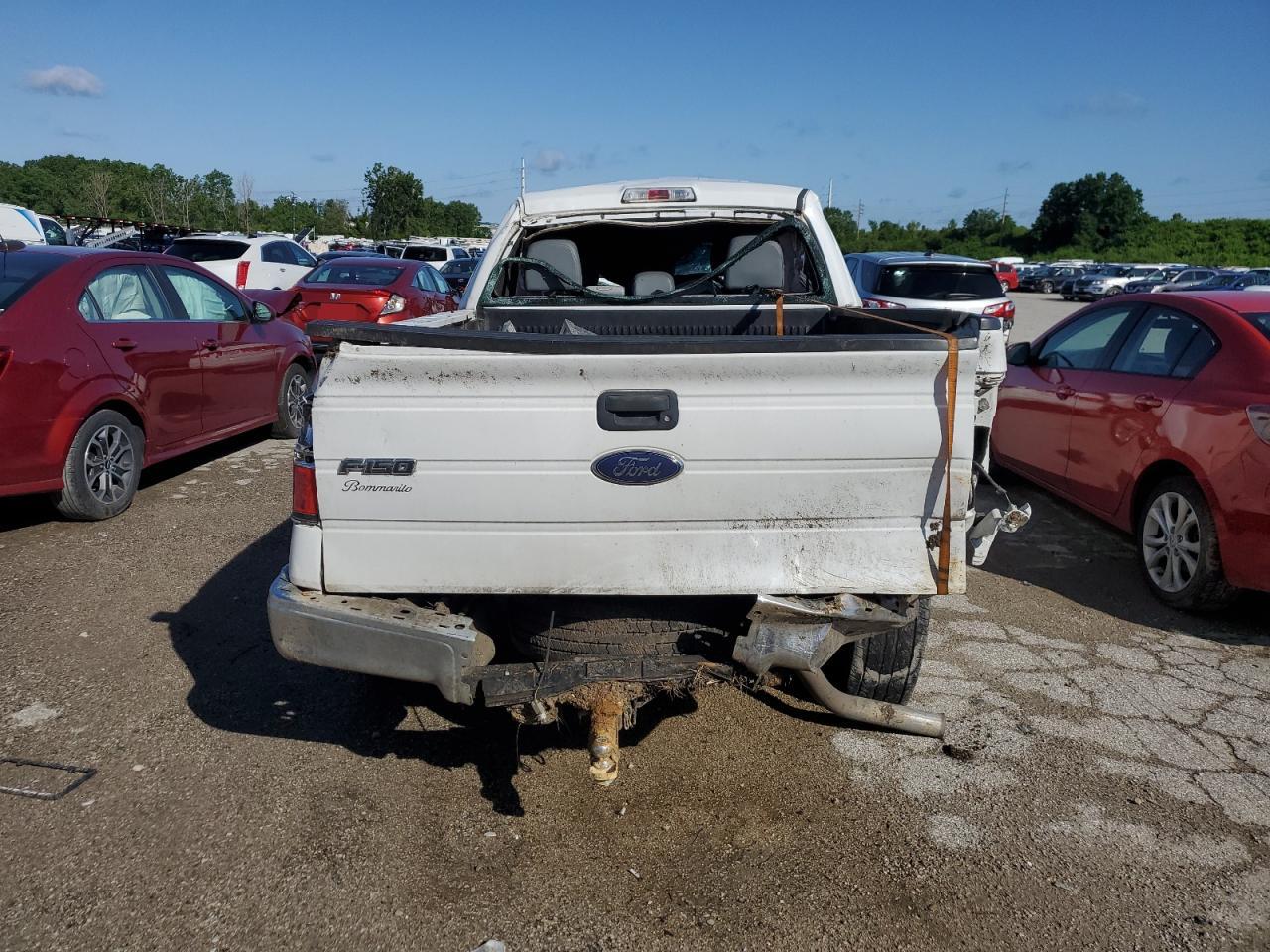 2014 Ford F150 Super Cab White vin: 1FTFX1CT0EFA98923