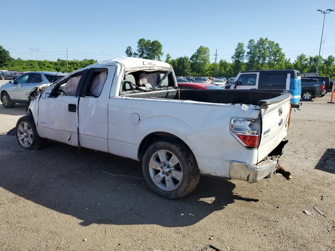 2014 Ford F150 Super Cab White vin: 1FTFX1CT0EFA98923