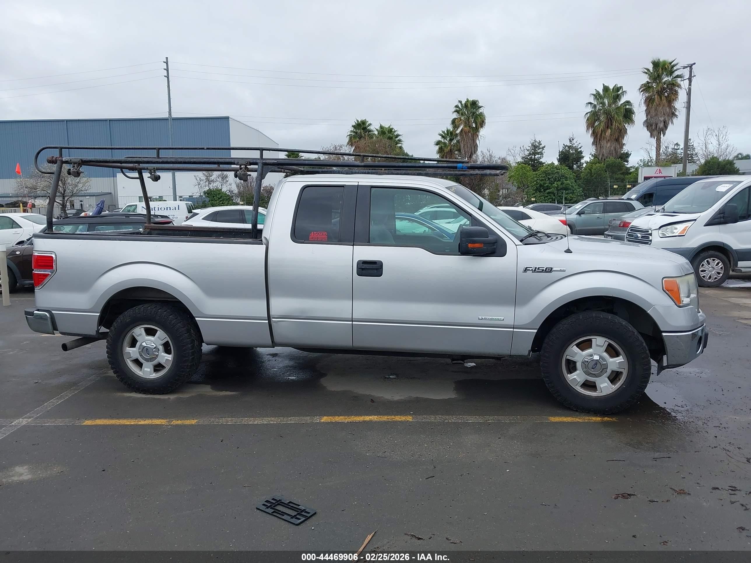2013 Ford F150 Super Cab Silver vin: 1FTFX1CT1DFB23715
