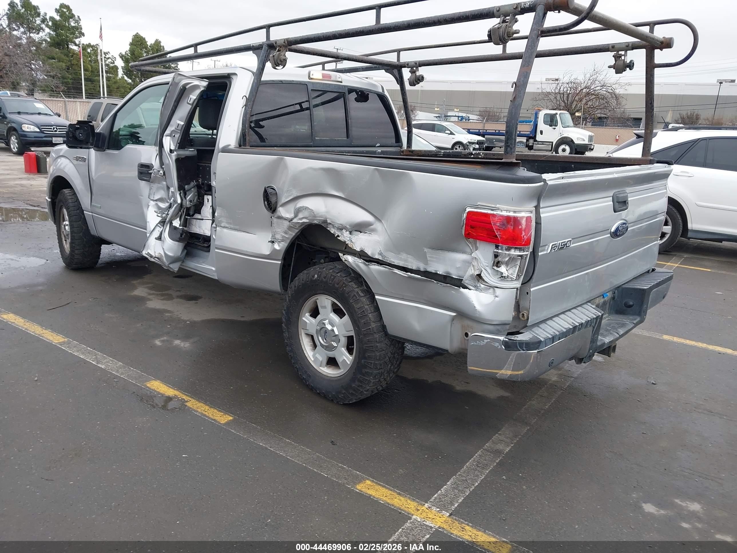 2013 Ford F150 Super Cab Silver vin: 1FTFX1CT1DFB23715