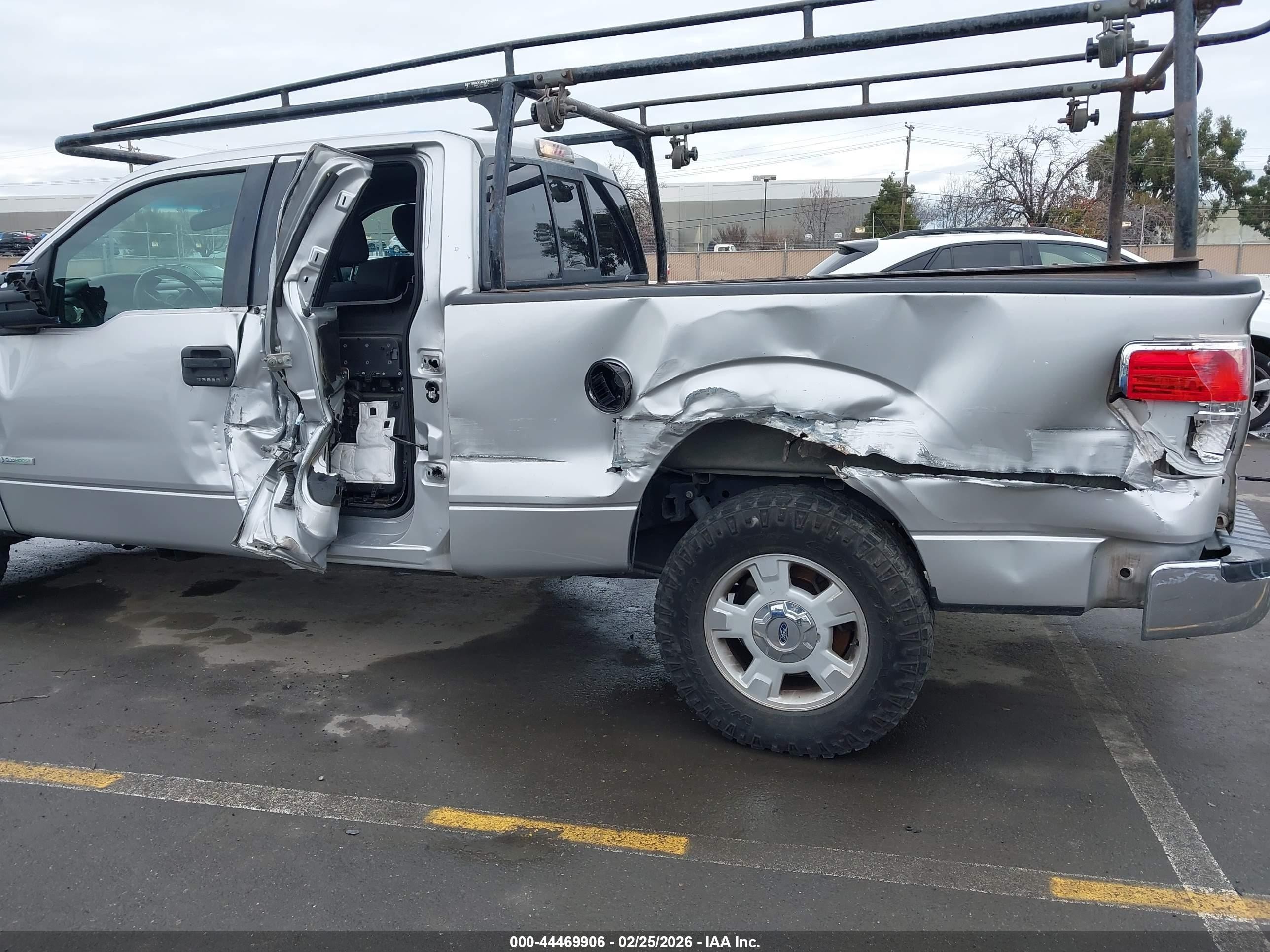 2013 Ford F150 Super Cab Silver vin: 1FTFX1CT1DFB23715