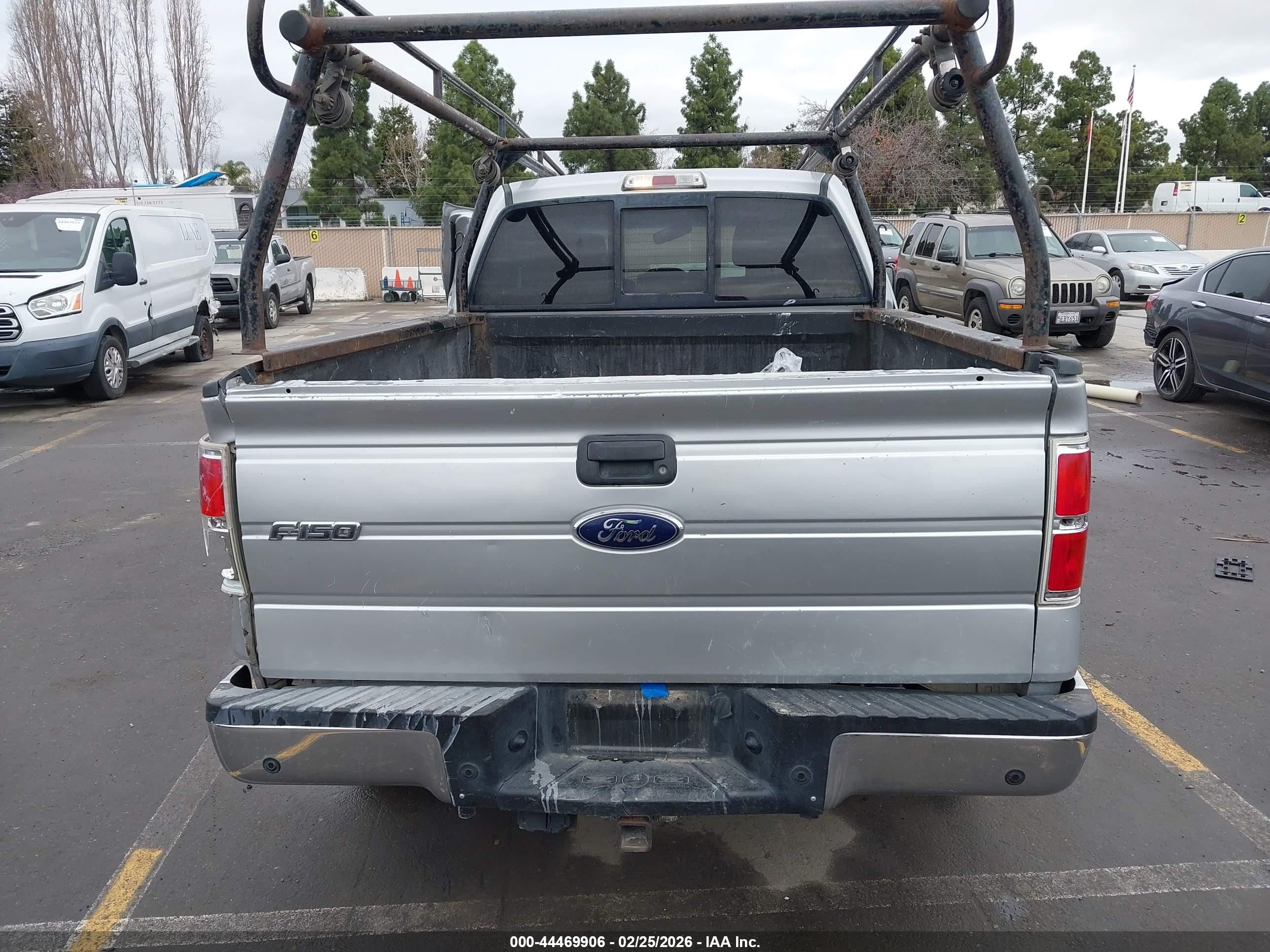 2013 Ford F150 Super Cab Silver vin: 1FTFX1CT1DFB23715