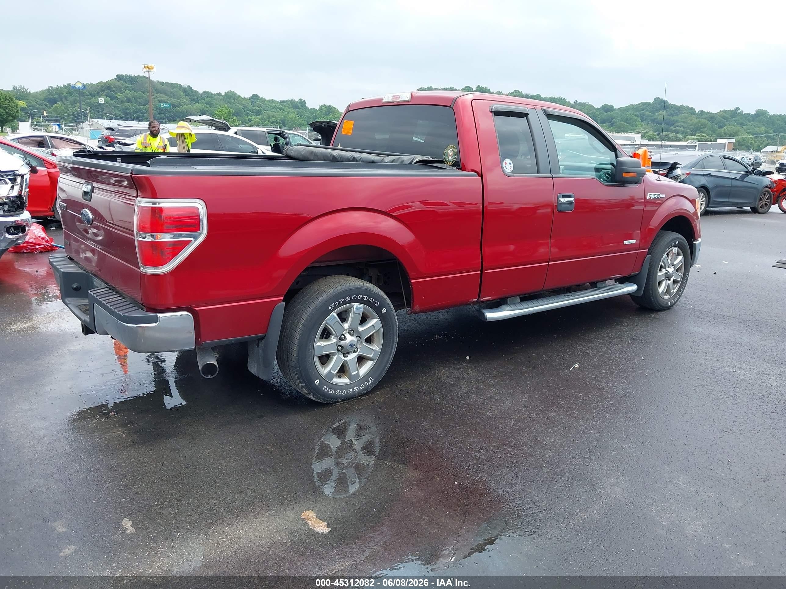 2013 Ford F-150 Xlt Red vin: 1FTFX1CT1DFB66998