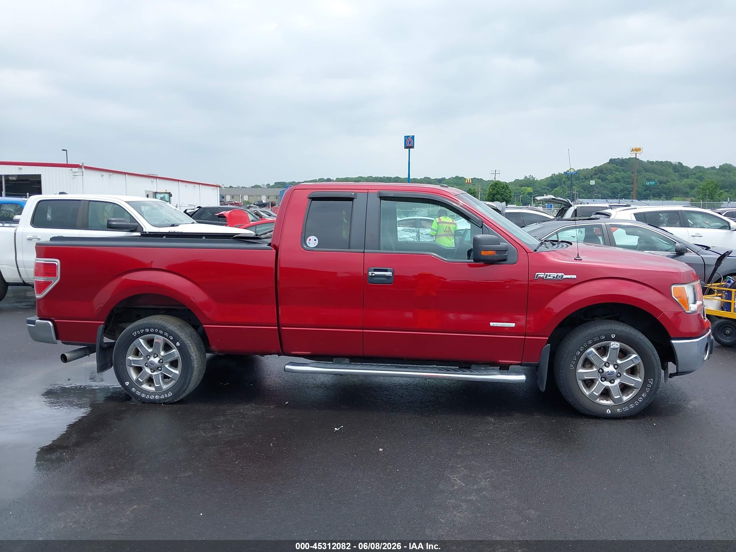 2013 Ford F-150 Xlt Red vin: 1FTFX1CT1DFB66998