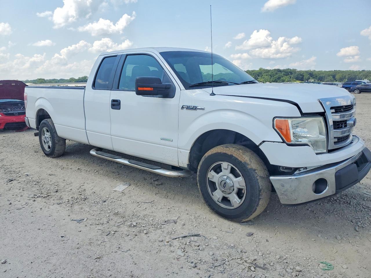 2014 Ford F150 Super Cab White vin: 1FTFX1CT2EKF29382