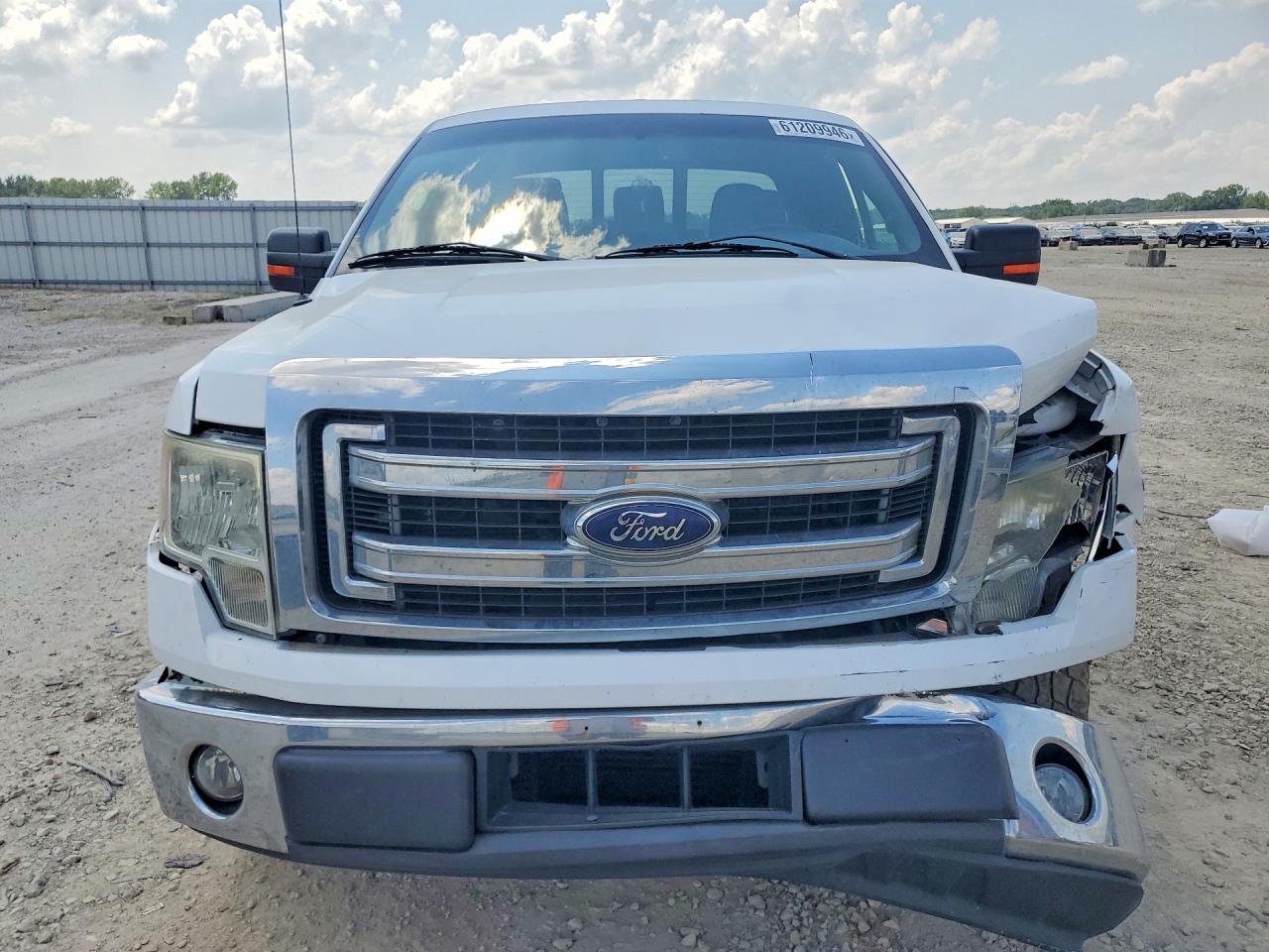 2014 Ford F150 Super Cab White vin: 1FTFX1CT2EKF29382