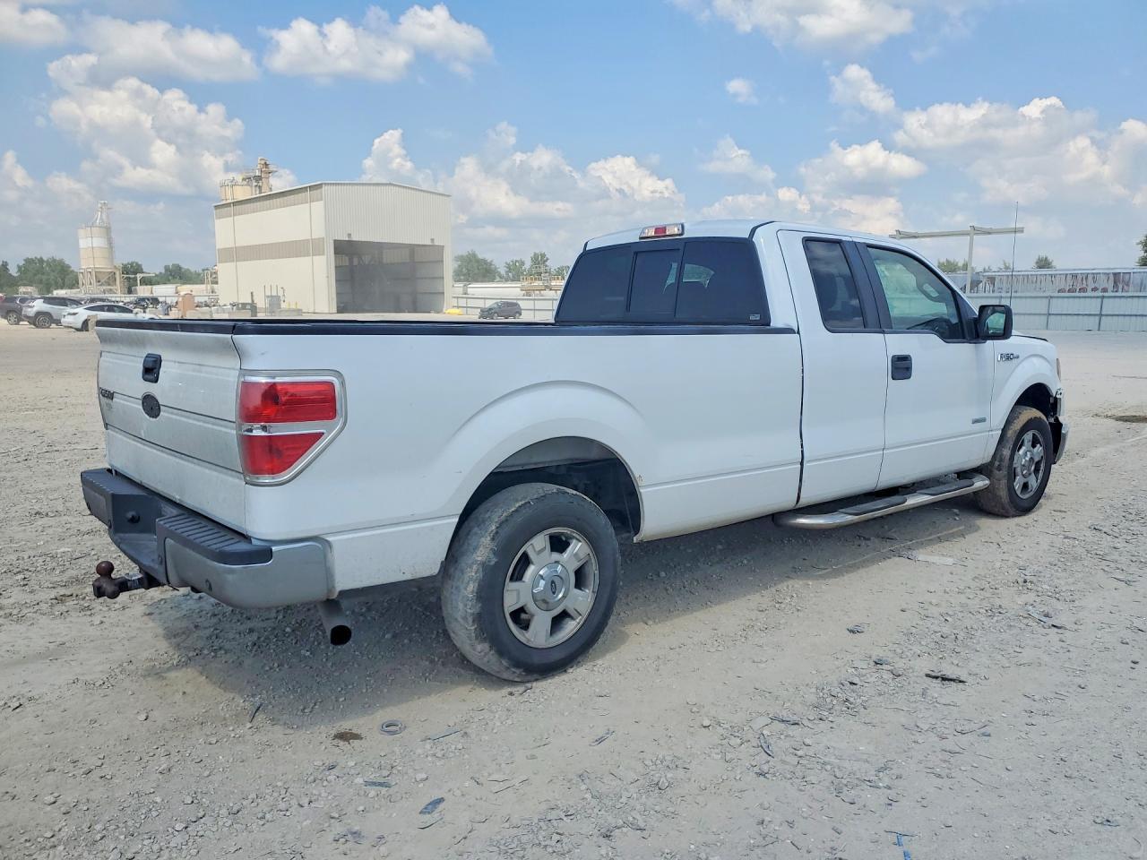 2014 Ford F150 Super Cab White vin: 1FTFX1CT2EKF29382
