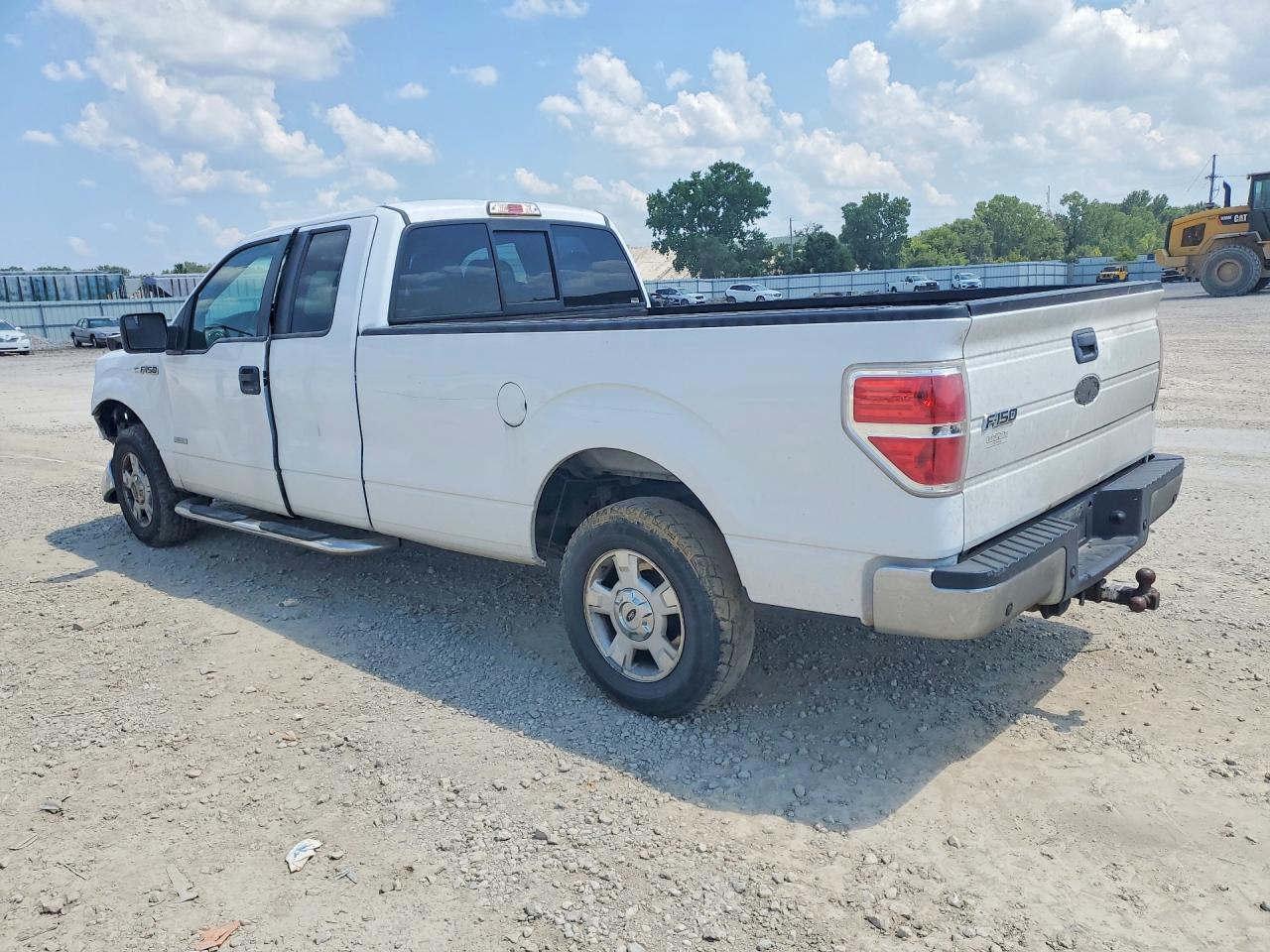 2014 Ford F150 Super Cab White vin: 1FTFX1CT2EKF29382