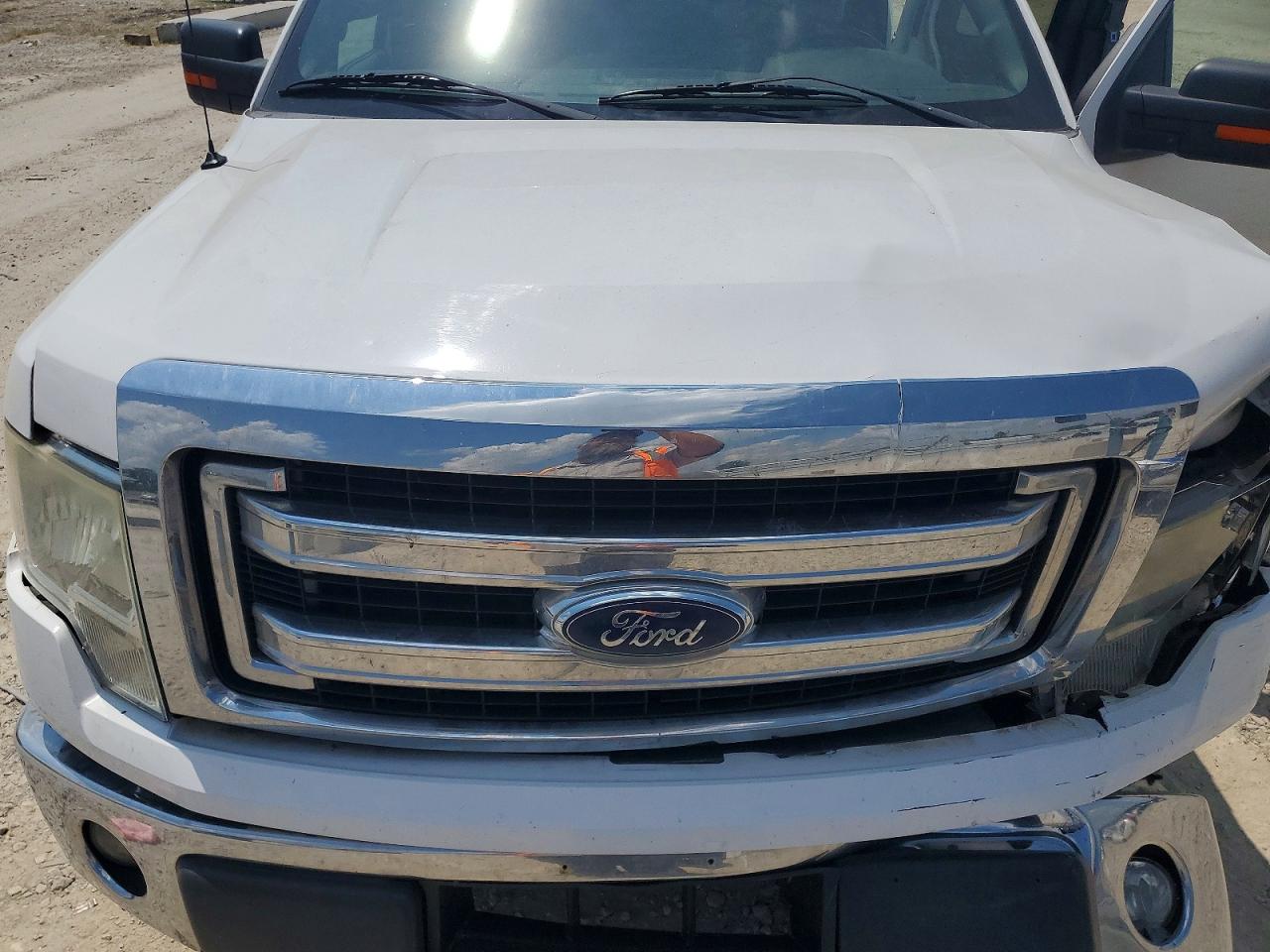2014 Ford F150 Super Cab White vin: 1FTFX1CT2EKF29382