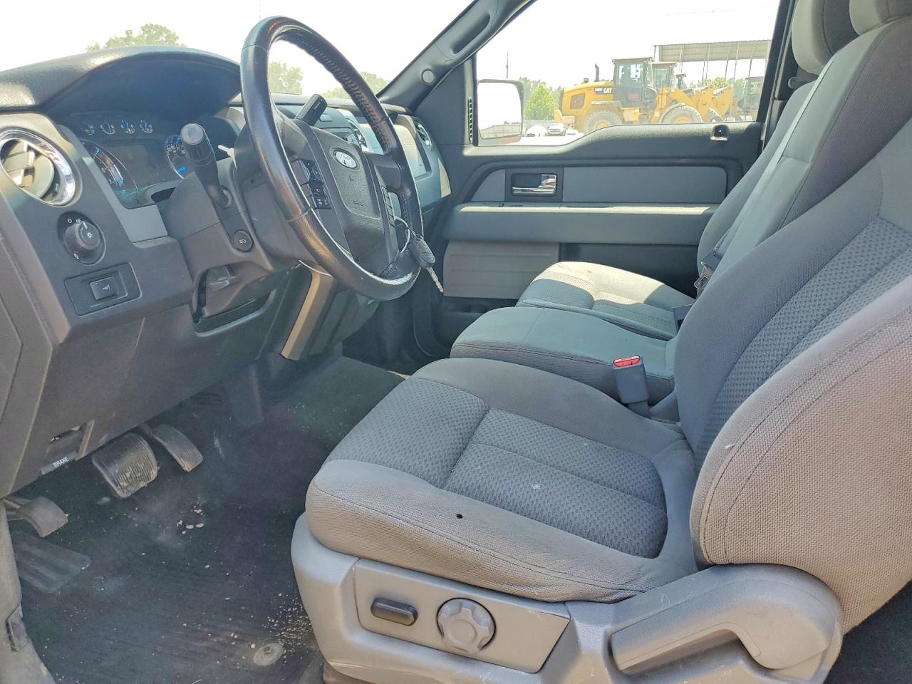 2014 Ford F150 Super Cab White vin: 1FTFX1CT2EKF29382