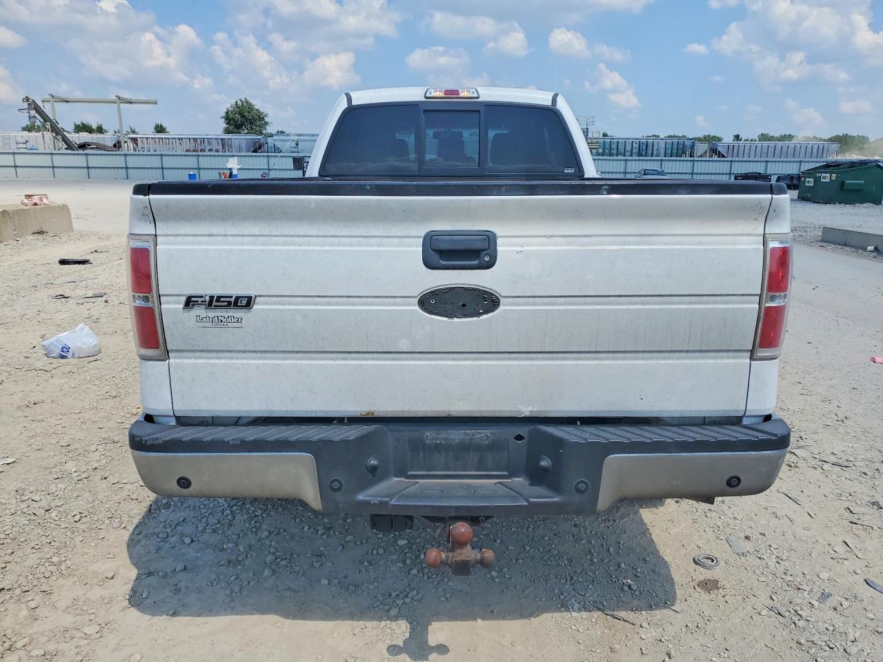 2014 Ford F150 Super Cab White vin: 1FTFX1CT2EKF29382