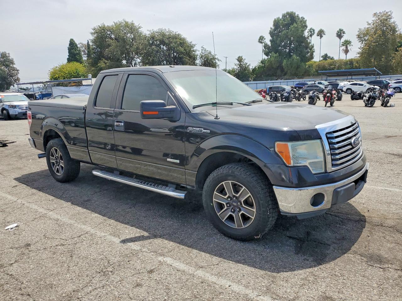 2011 Ford F150 Super Cab Black vin: 1FTFX1CT4BFB03309