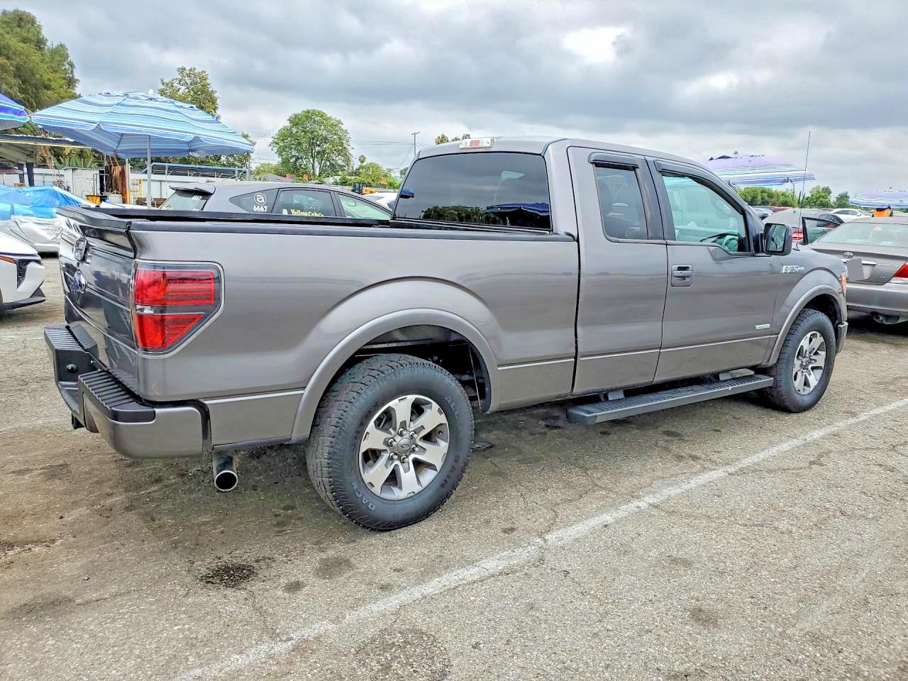 2014 Ford F150 Super Cab Gray vin: 1FTFX1CT4EFA95104