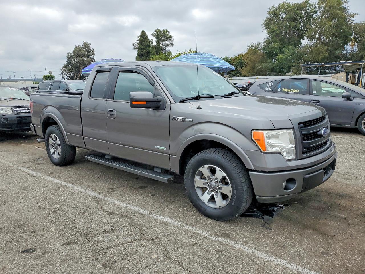 2014 Ford F150 Super Cab Gray vin: 1FTFX1CT4EFA95104