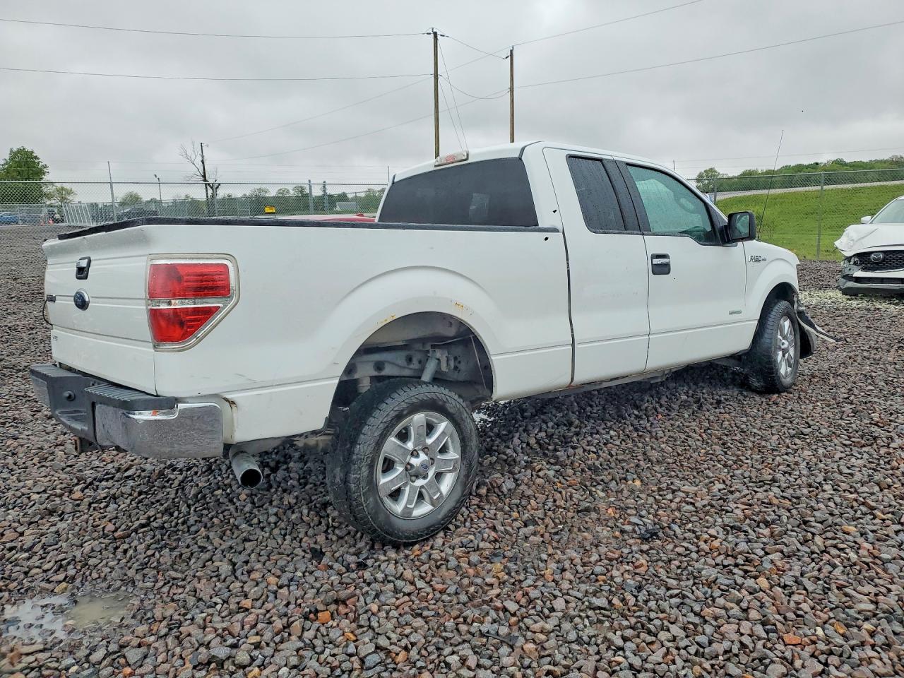 2013 Ford F150 Super Cab White vin: 1FTFX1CT5DFD02341