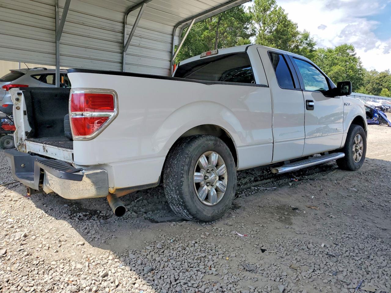 2011 Ford F150 Super Cab White vin: 1FTFX1CT7BFA91298