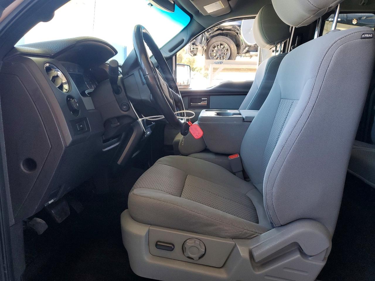 2012 Ford F150 Super Cab White vin: 1FTFX1CT7CFD01495