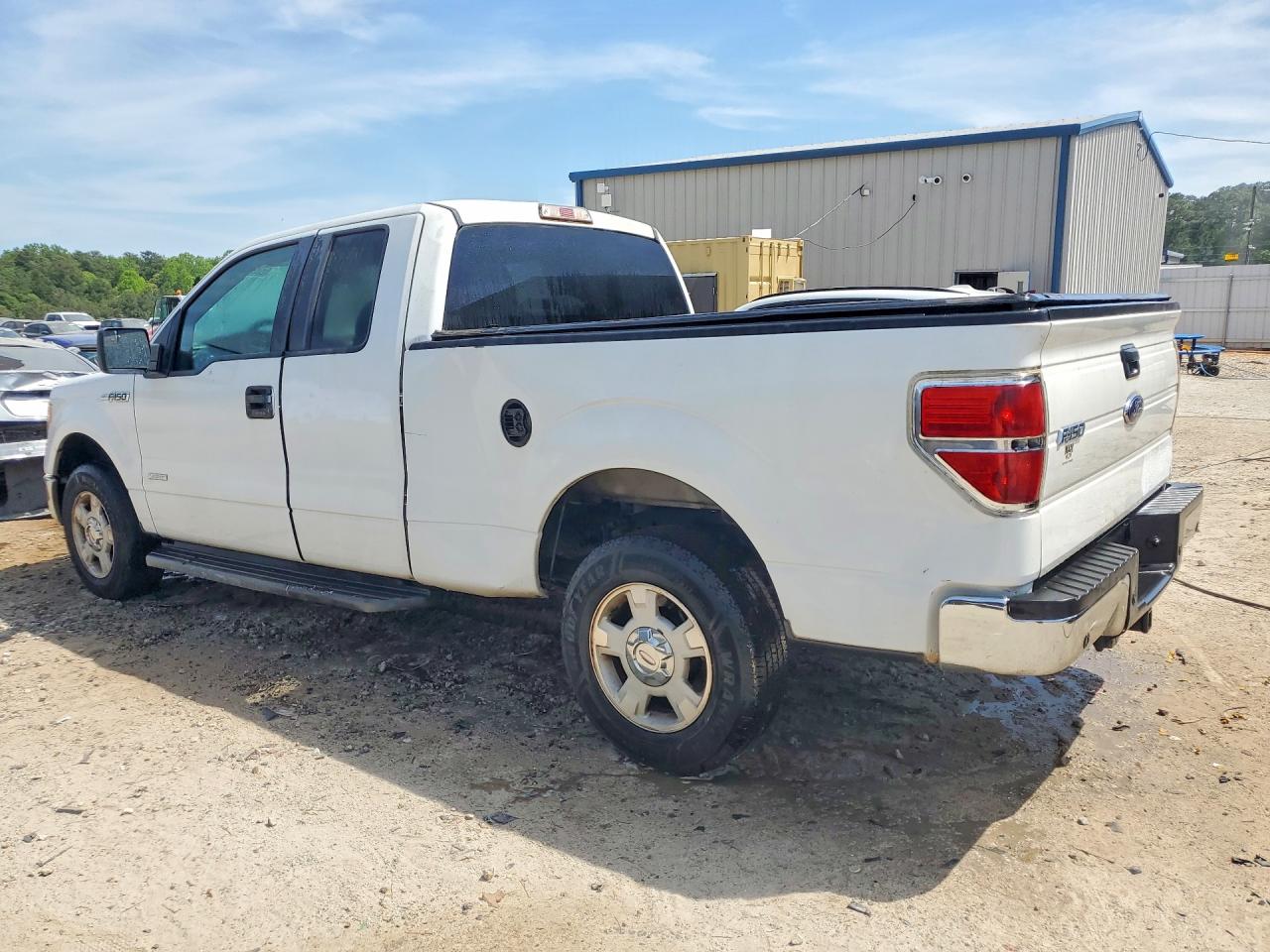 2013 Ford F150 Super Cab White vin: 1FTFX1CT7DKF32955