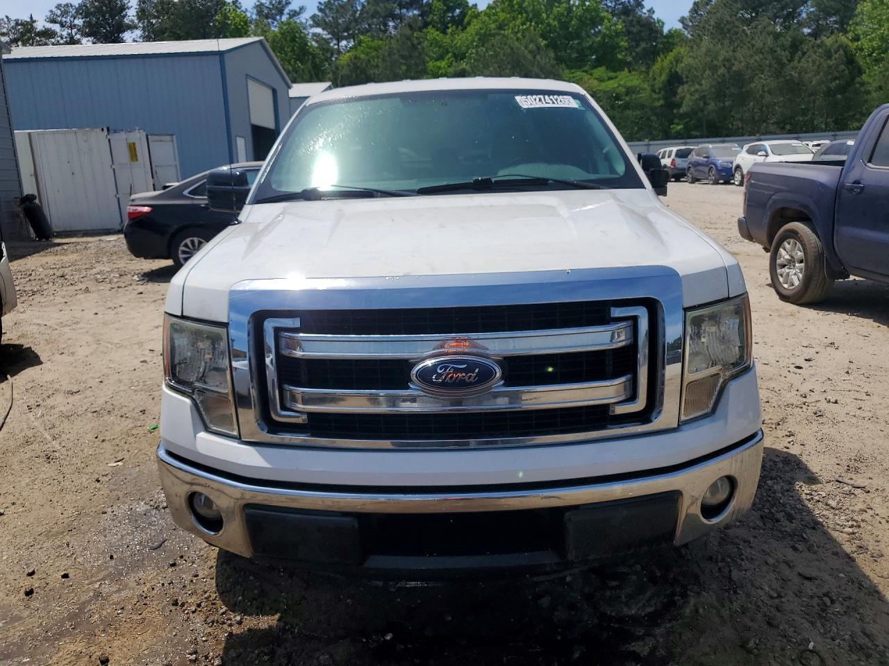 2013 Ford F150 Super Cab White vin: 1FTFX1CT7DKF32955