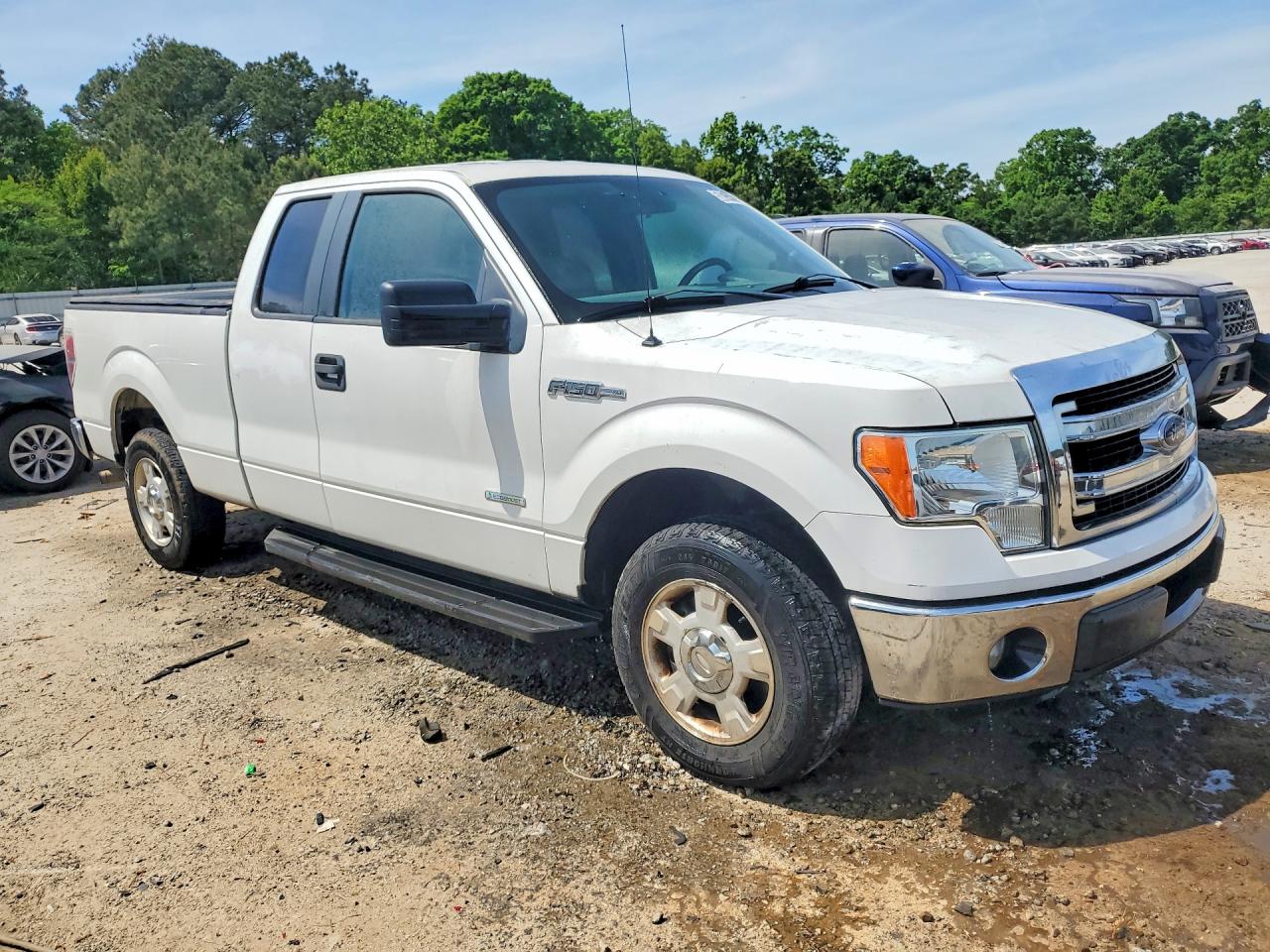 2013 Ford F150 Super Cab White vin: 1FTFX1CT7DKF32955