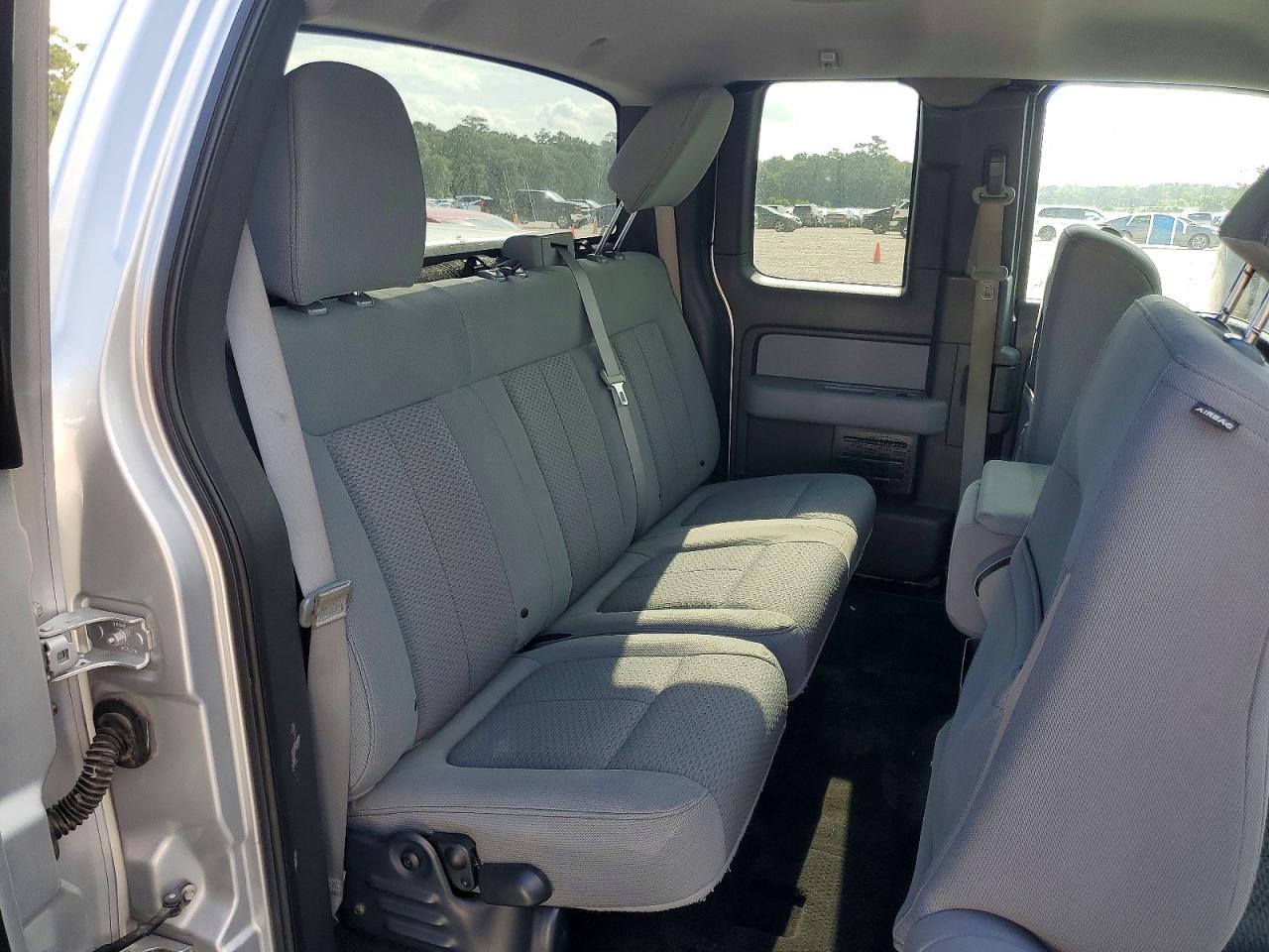 2012 Ford F150 Super Cab Silver vin: 1FTFX1CT8CFA85219
