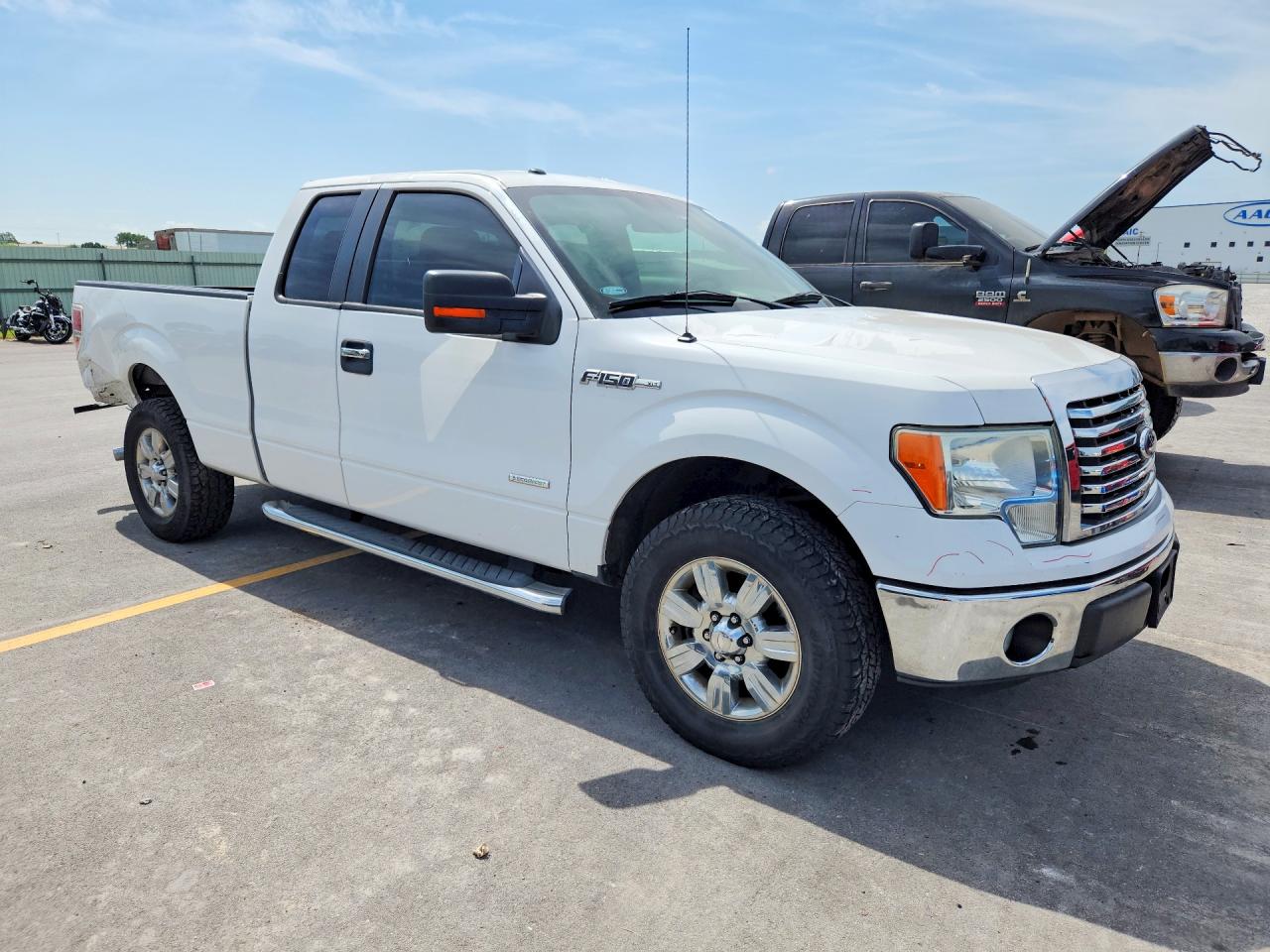 2012 Ford F150 Super Cab White vin: 1FTFX1CT8CKE19109
