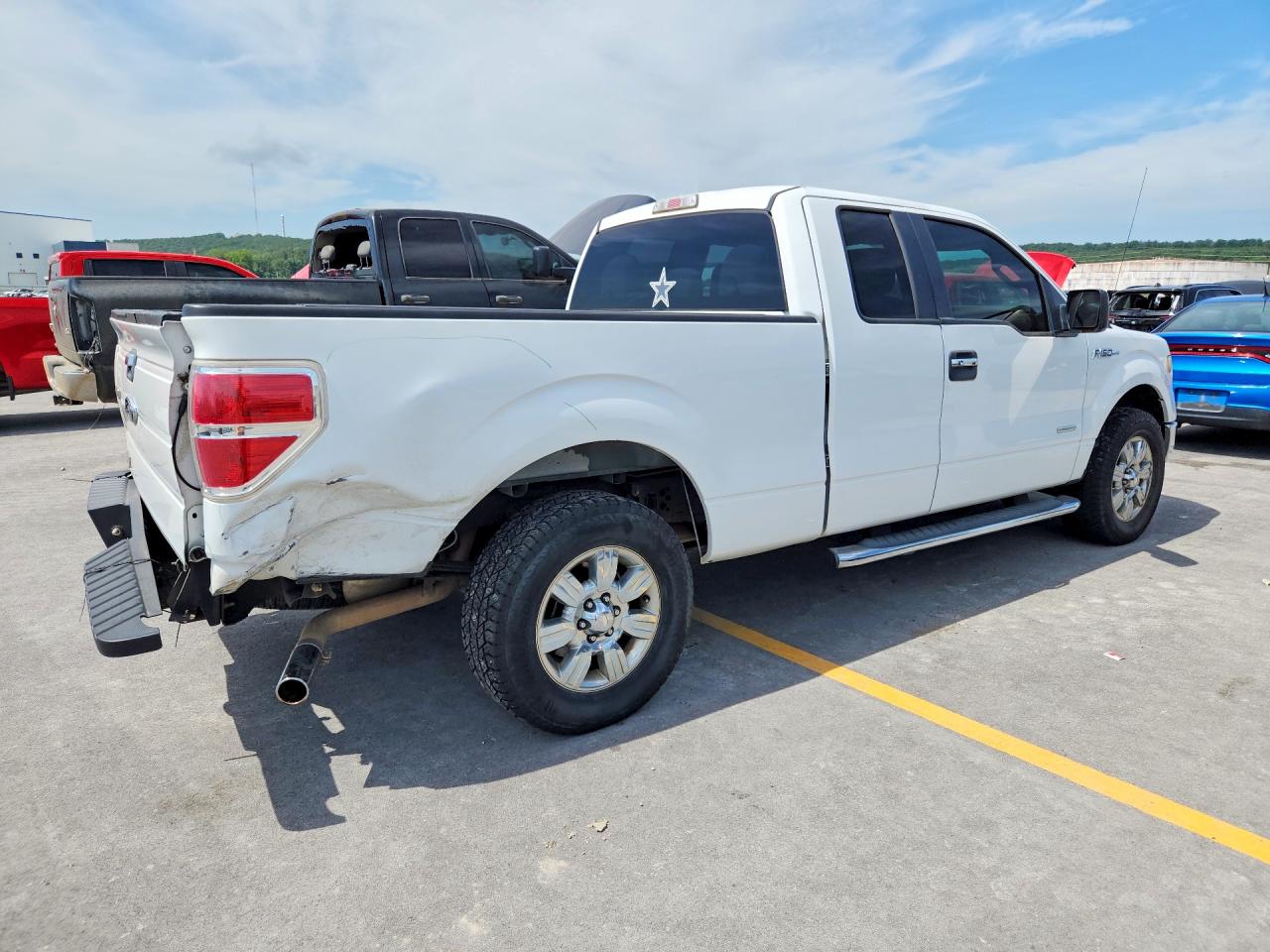 2012 Ford F150 Super Cab White vin: 1FTFX1CT8CKE19109