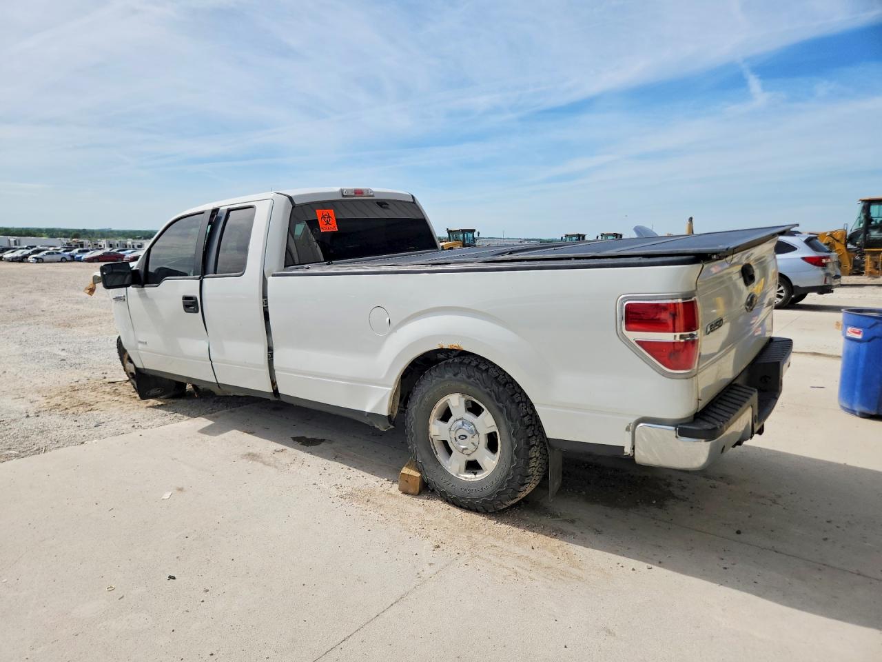 2013 Ford F150 Super Cab White vin: 1FTFX1CT8DKE12808
