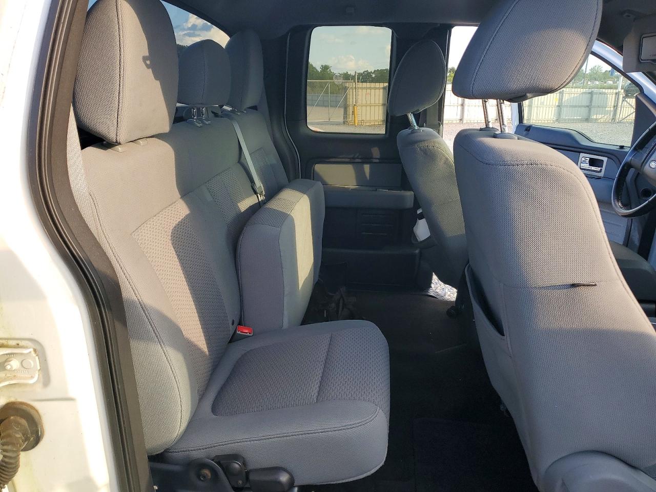2011 Ford F150 Super Cab White vin: 1FTFX1CT9BFB20168