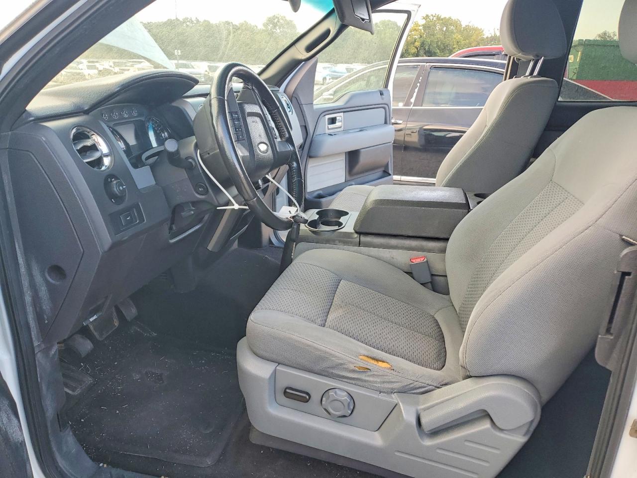 2011 Ford F150 Super Cab White vin: 1FTFX1CT9BFB20168
